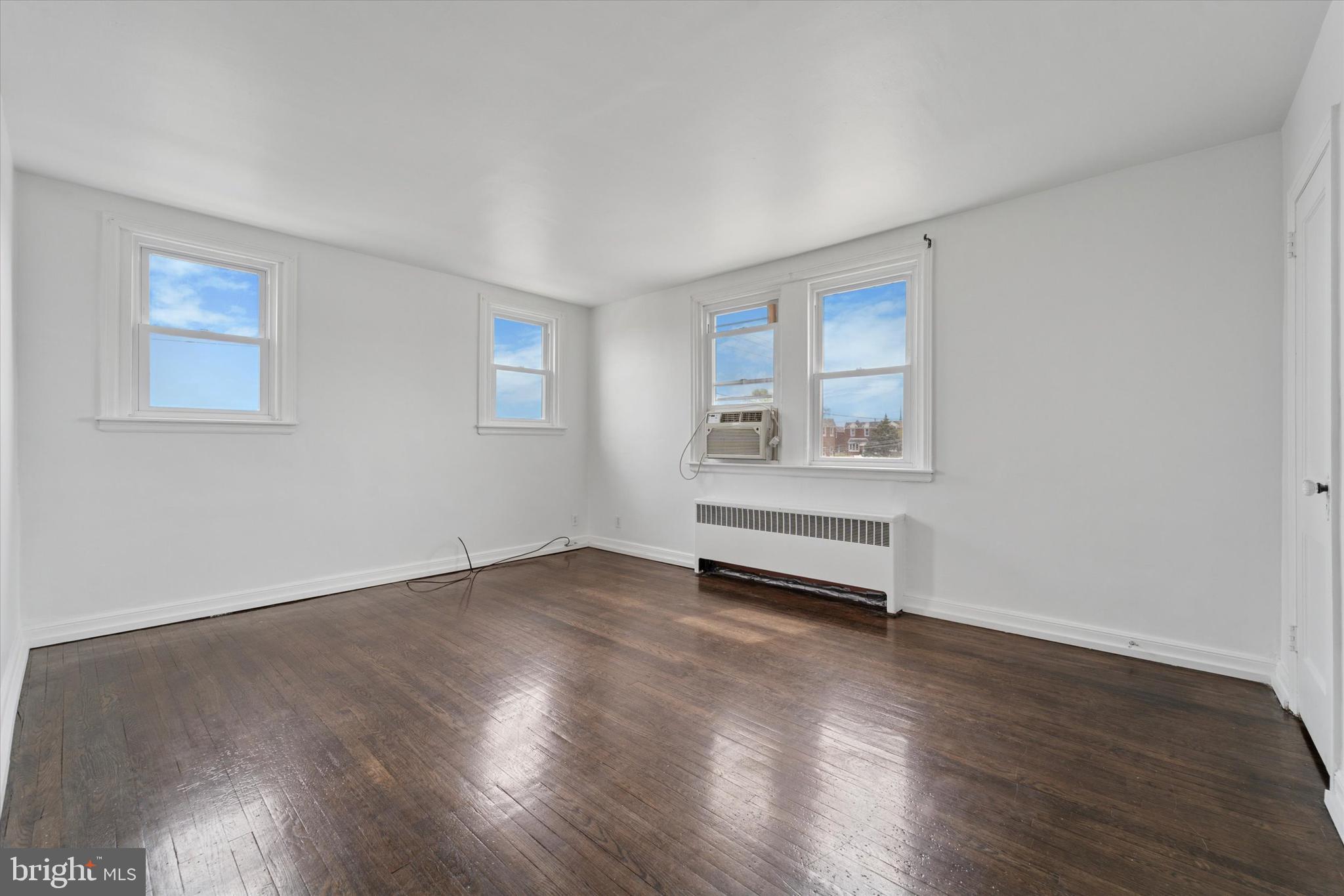 OXFORD CIRCLE - Residential Income