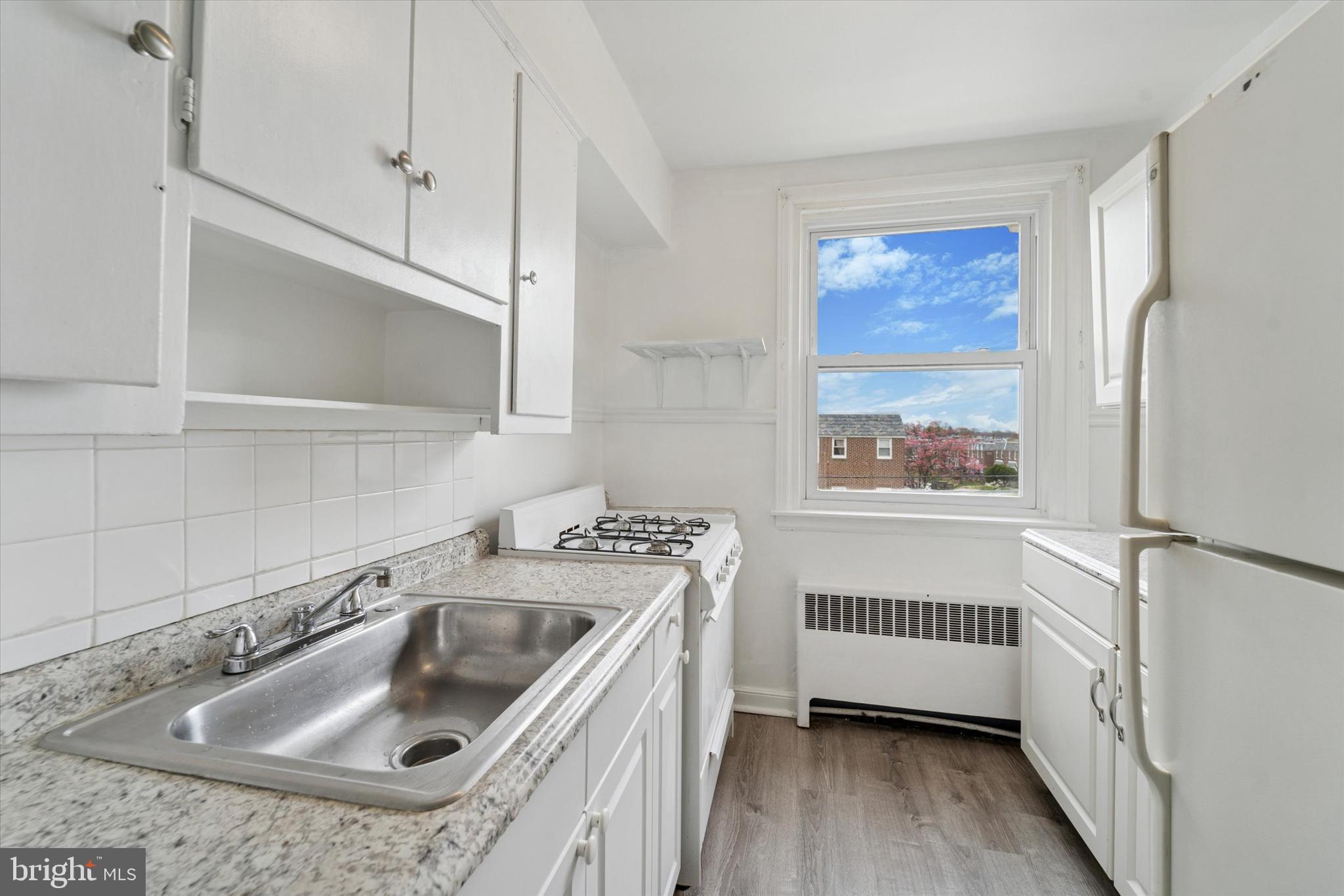 OXFORD CIRCLE - Residential Income