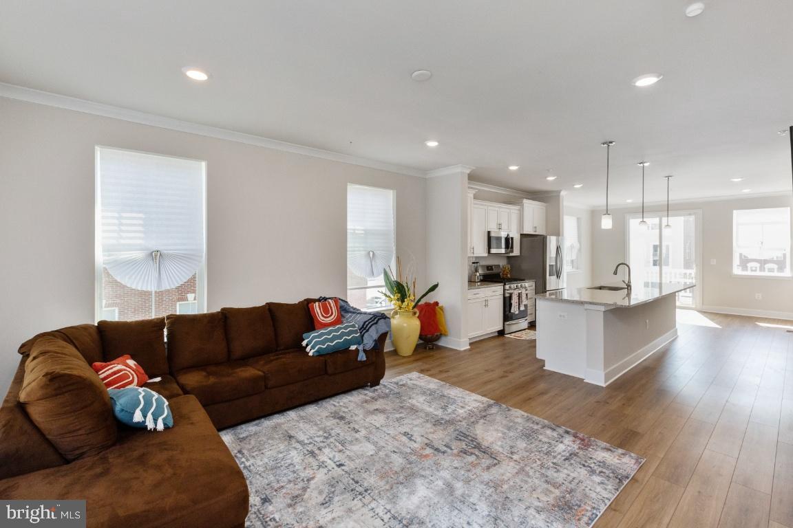 ST CHARLES TOWNS - Residential Lease