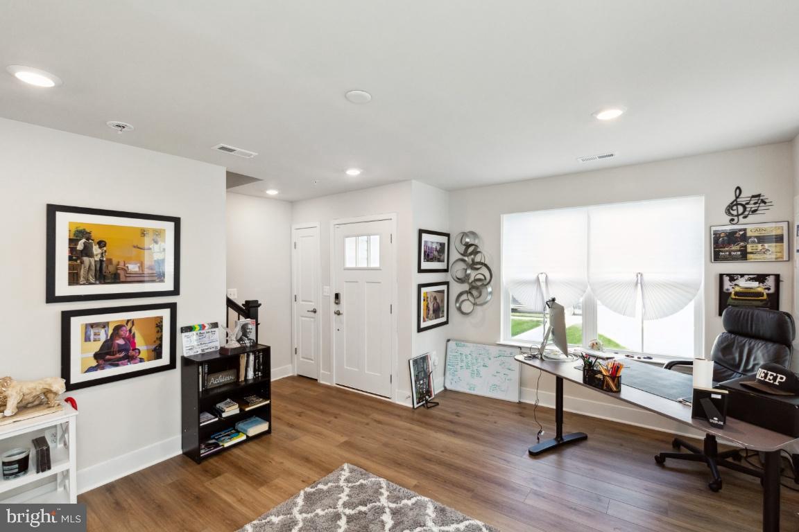 ST CHARLES TOWNS - Residential Lease