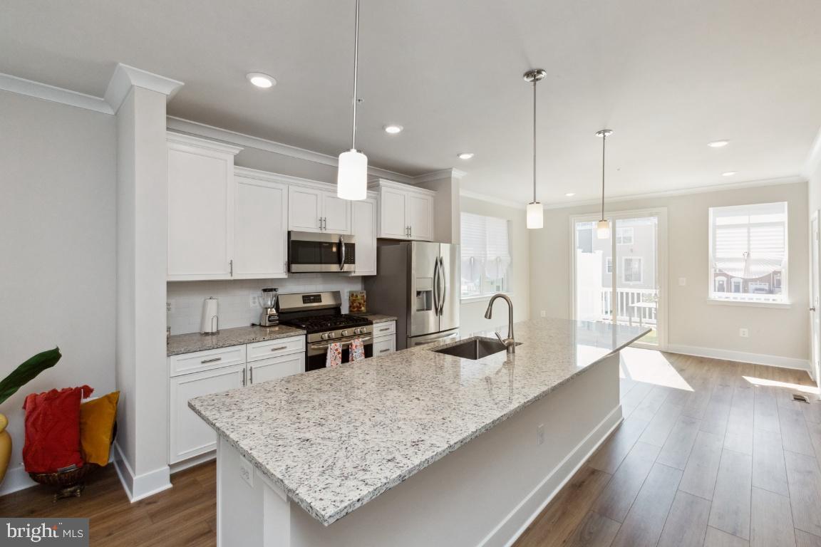 ST CHARLES TOWNS - Residential Lease