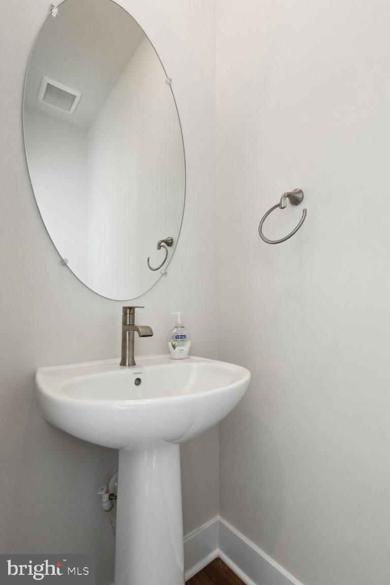 ST CHARLES TOWNS - Residential Lease