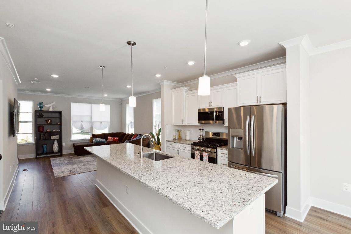 ST CHARLES TOWNS - Residential Lease