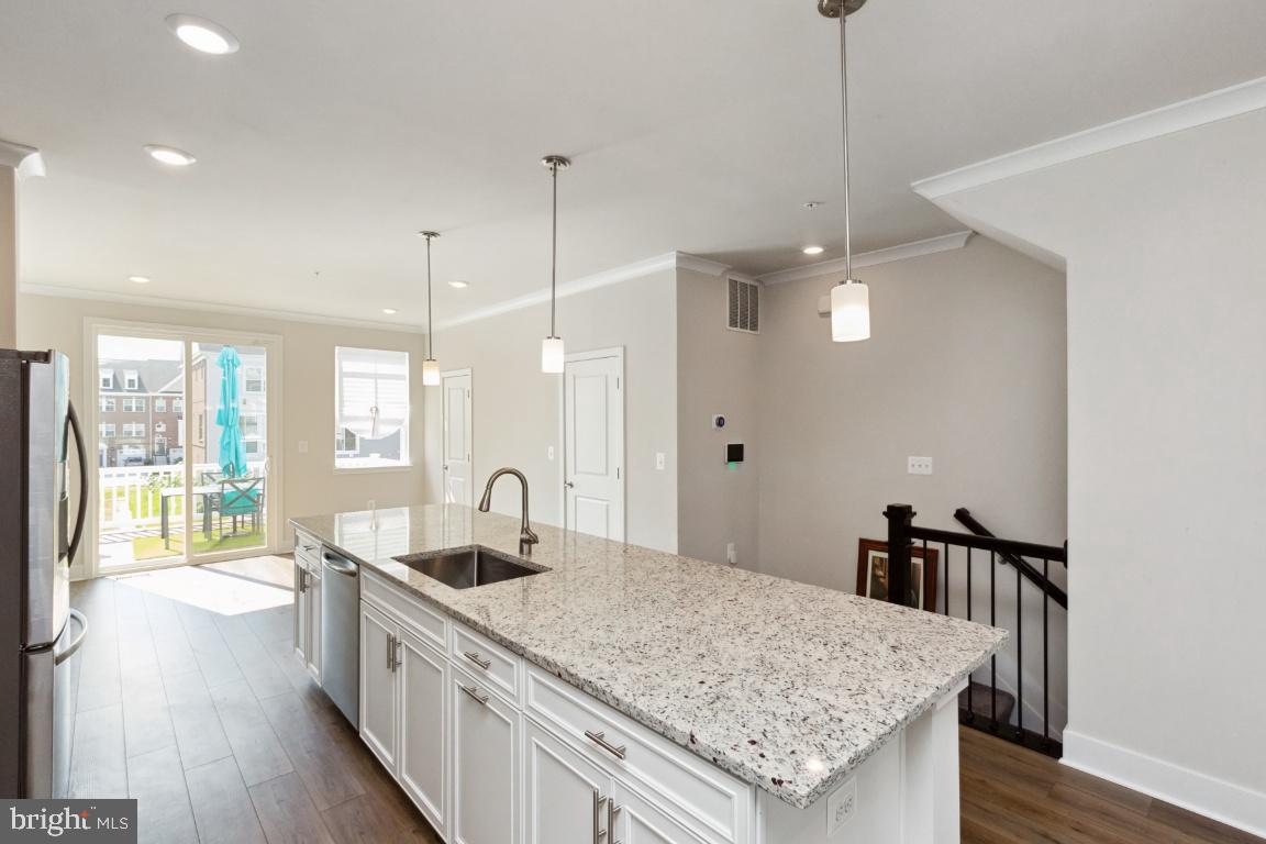 ST CHARLES TOWNS - Residential Lease