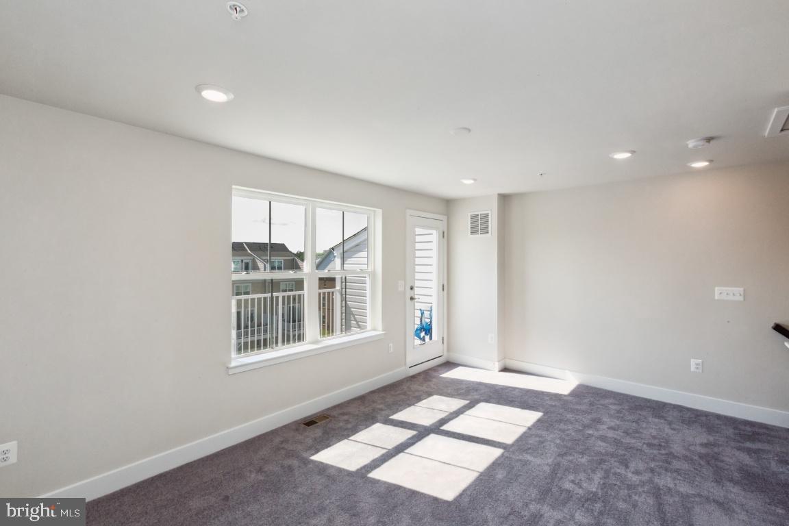 ST CHARLES TOWNS - Residential Lease