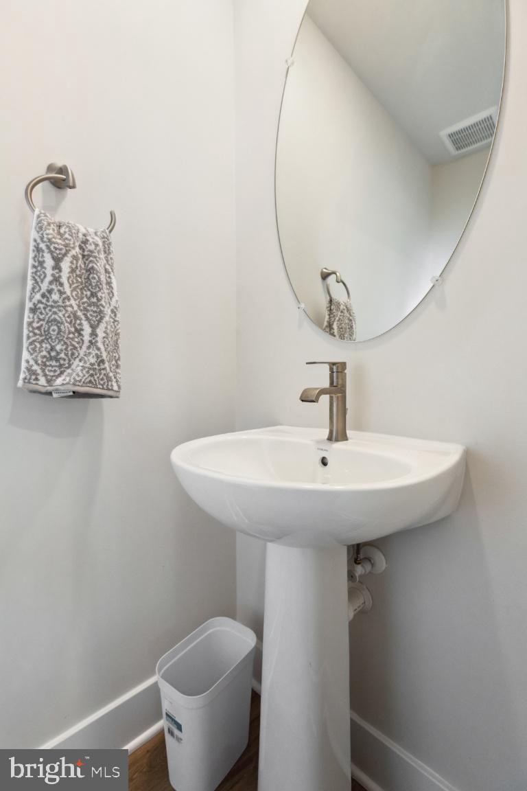 ST CHARLES TOWNS - Residential Lease