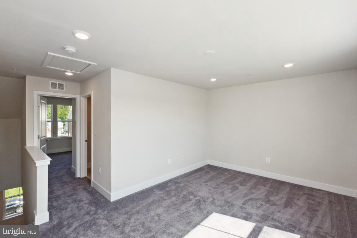 ST CHARLES TOWNS - Residential Lease