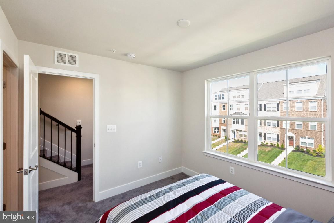 ST CHARLES TOWNS - Residential Lease