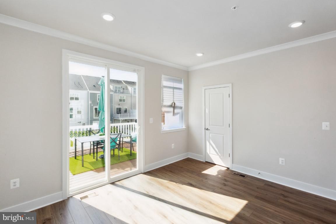 ST CHARLES TOWNS - Residential Lease