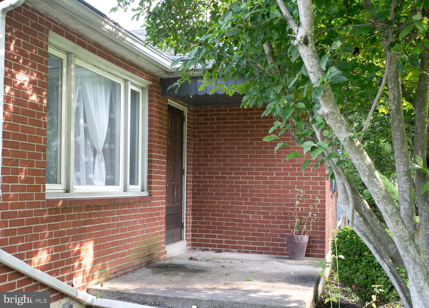 2916 WHITEHALL ROAD