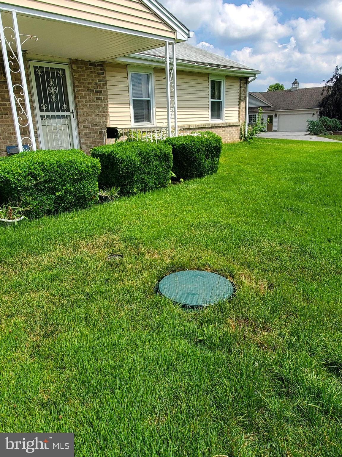 HICKORY HEIGHTS GOLF CLUB - Residential