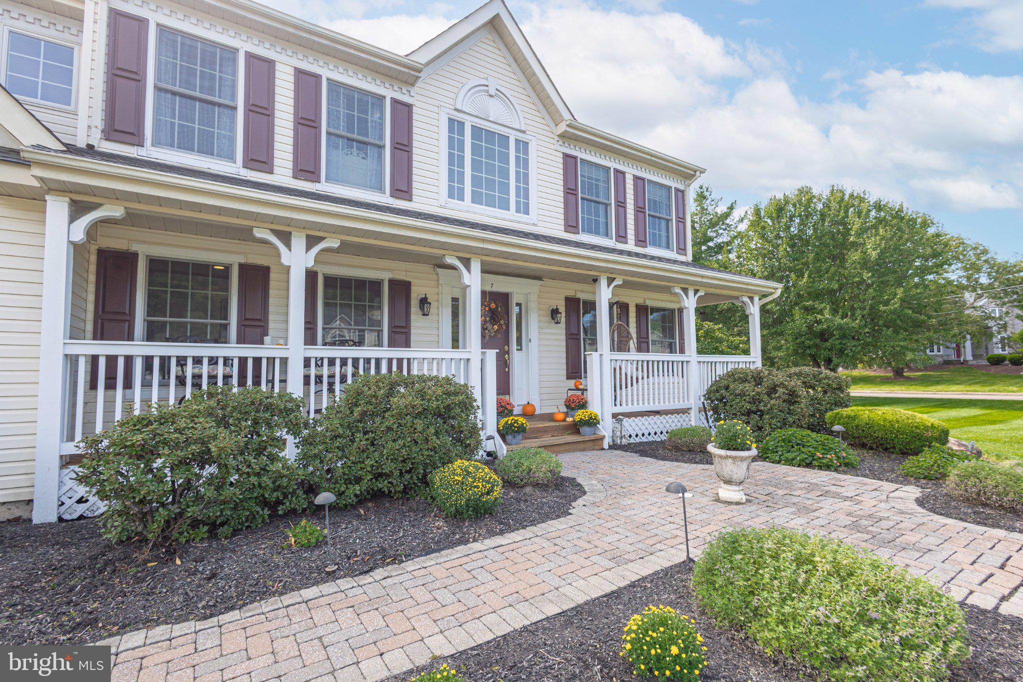 7 MUSTANG COURT
