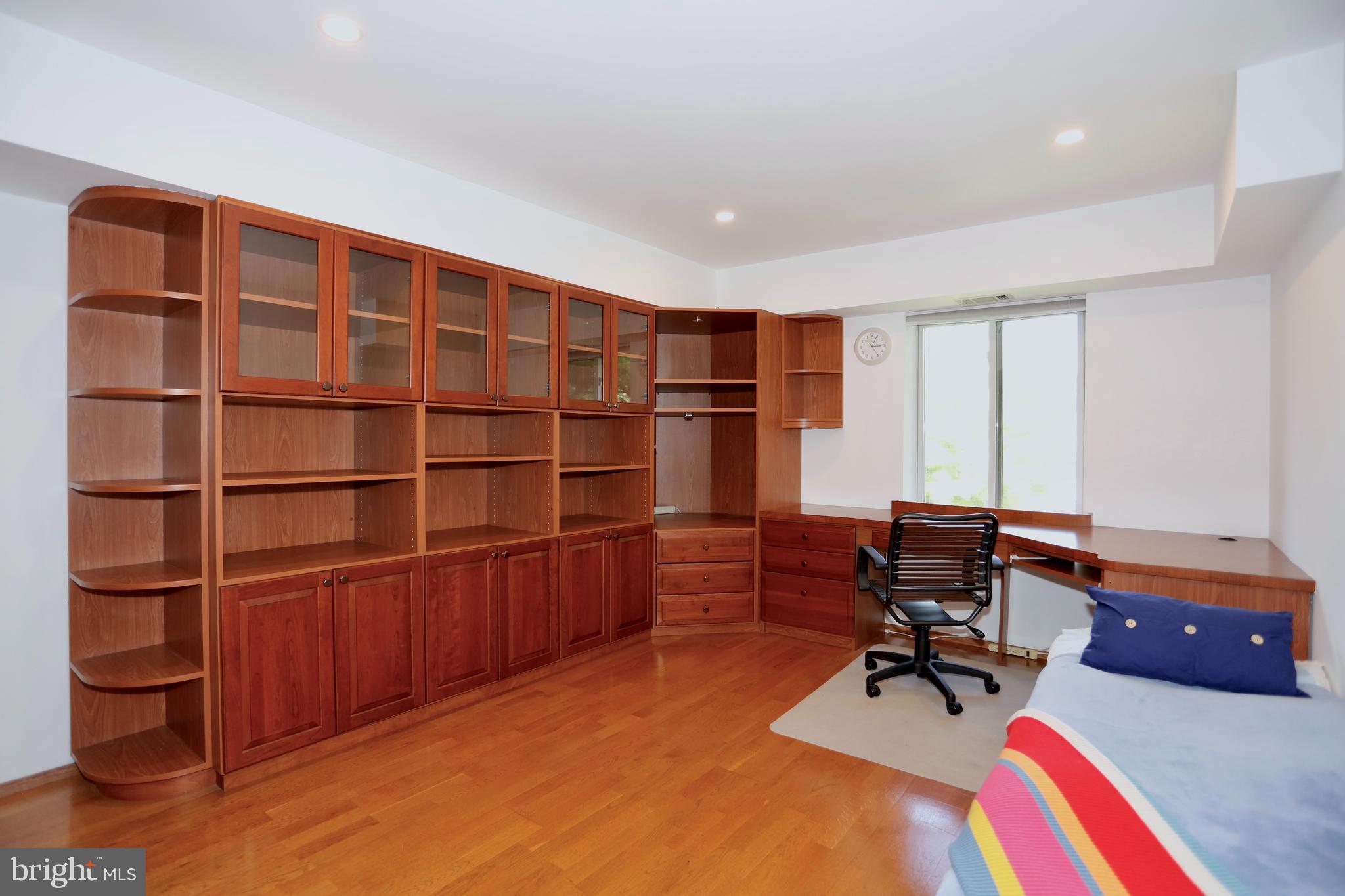 GEORGETOWN VILLAGE - Residential Lease