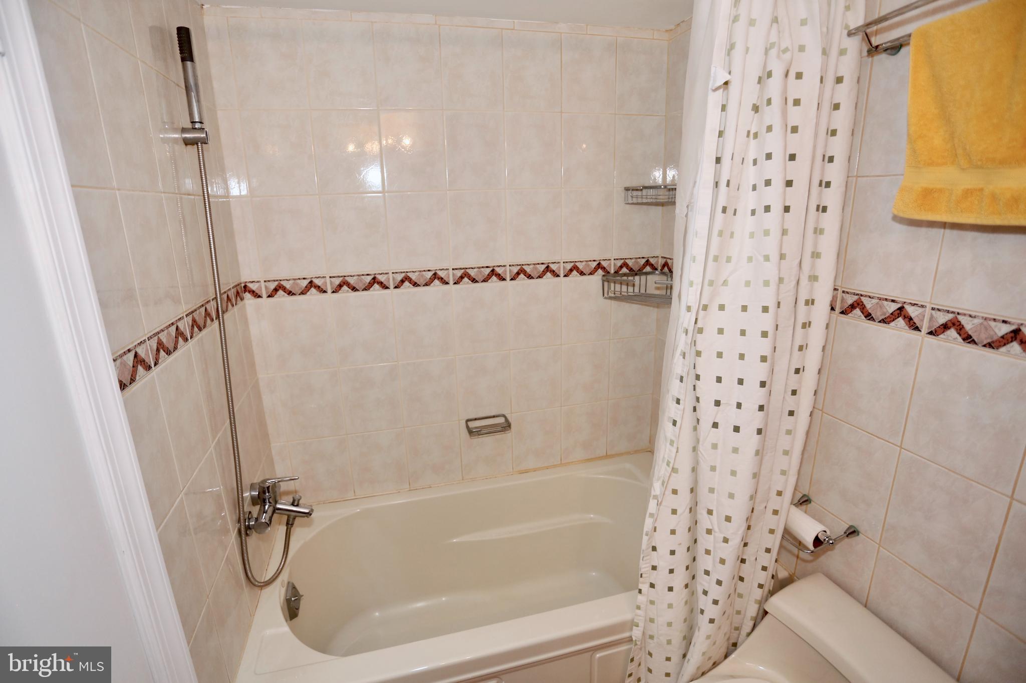 GEORGETOWN VILLAGE - Residential Lease