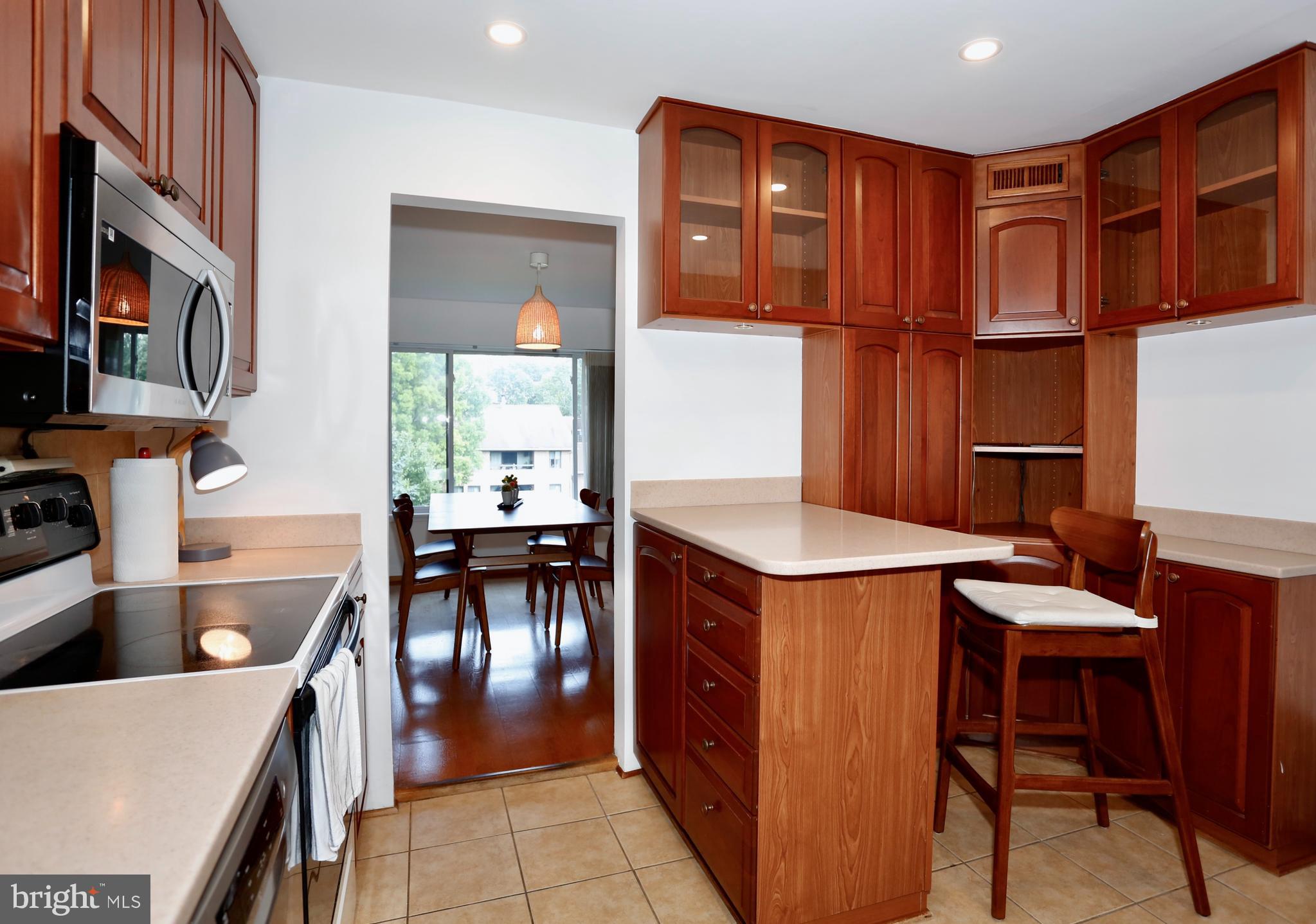 GEORGETOWN VILLAGE - Residential Lease