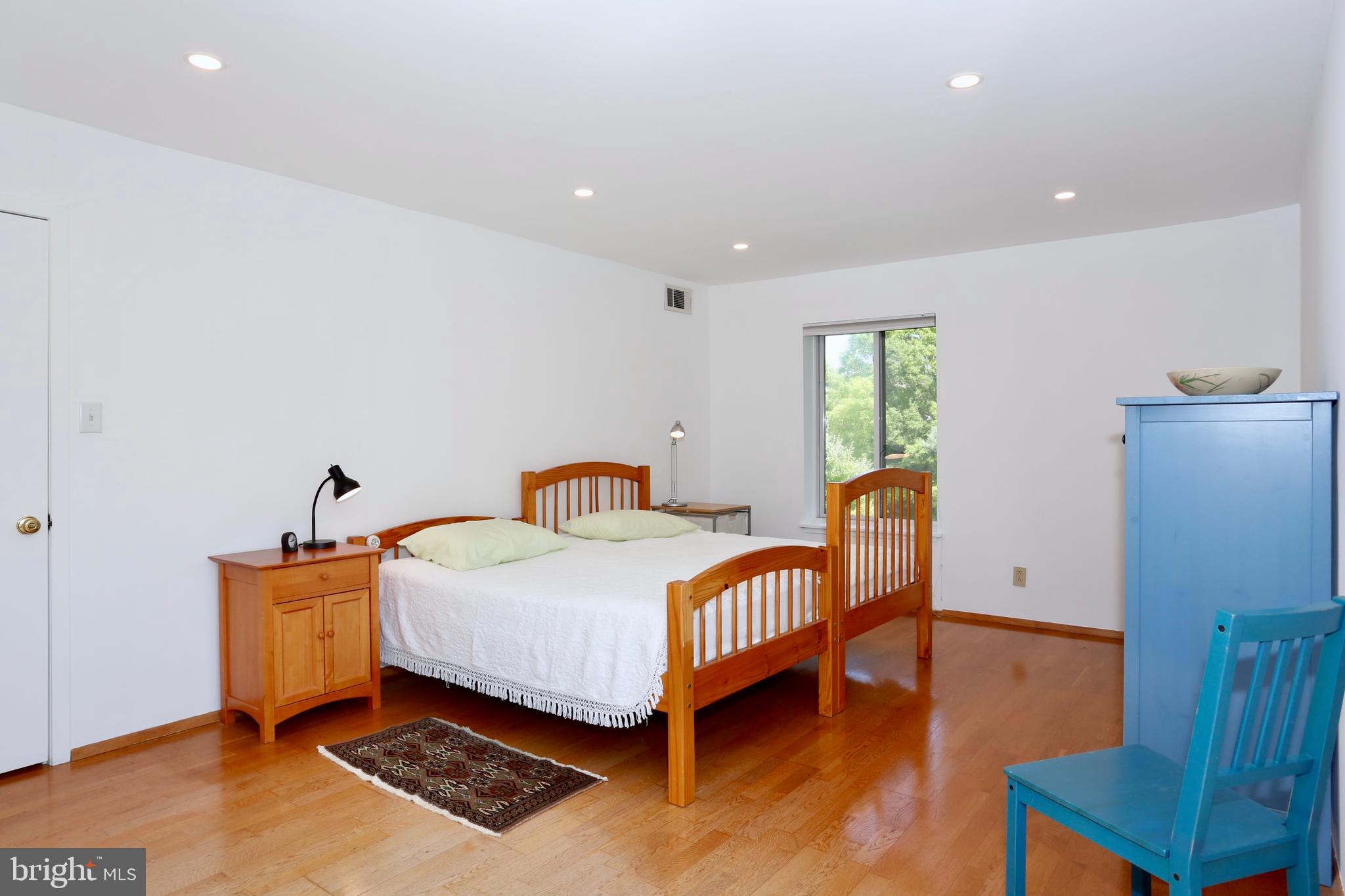 GEORGETOWN VILLAGE - Residential Lease