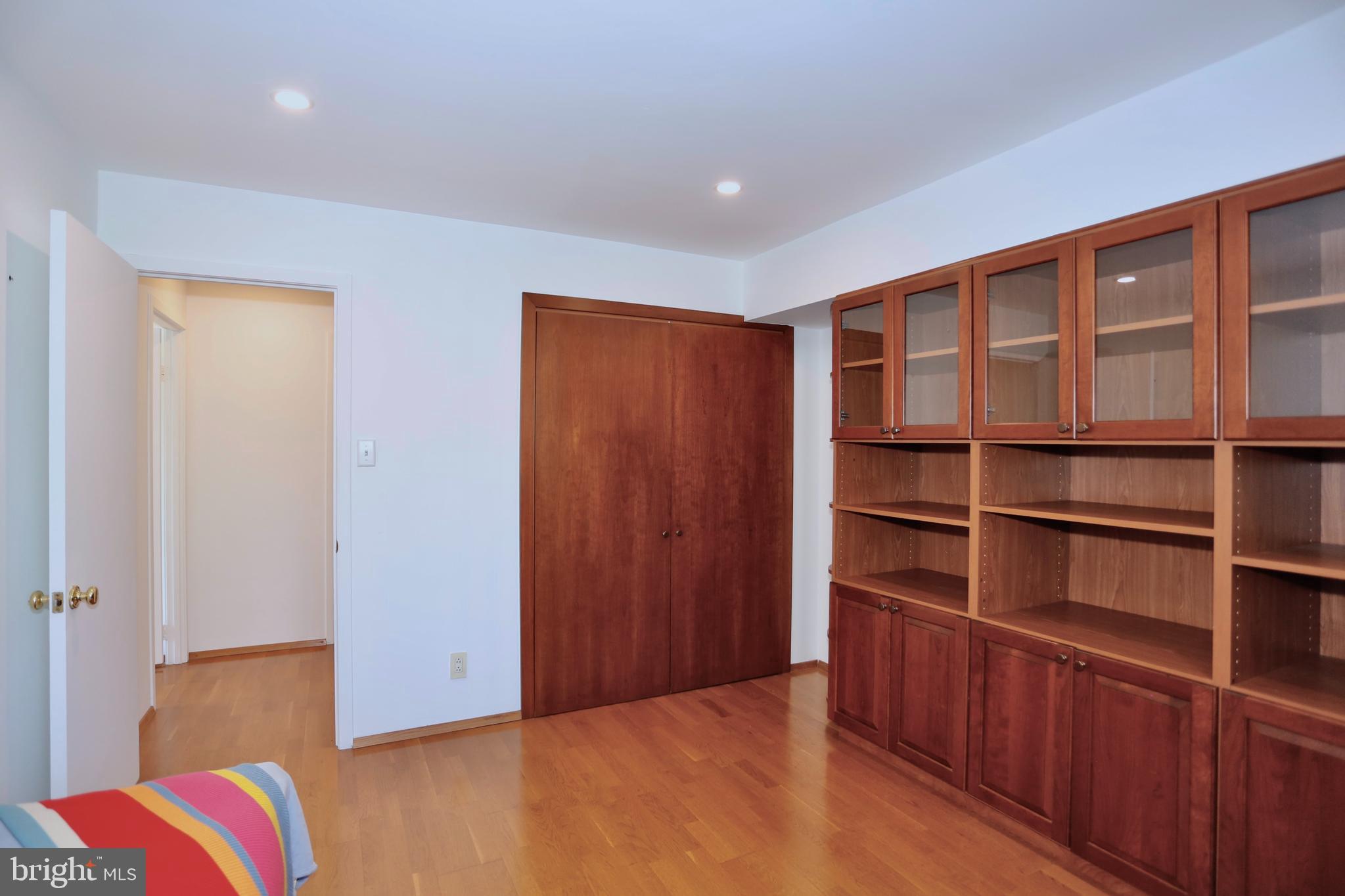 GEORGETOWN VILLAGE - Residential Lease