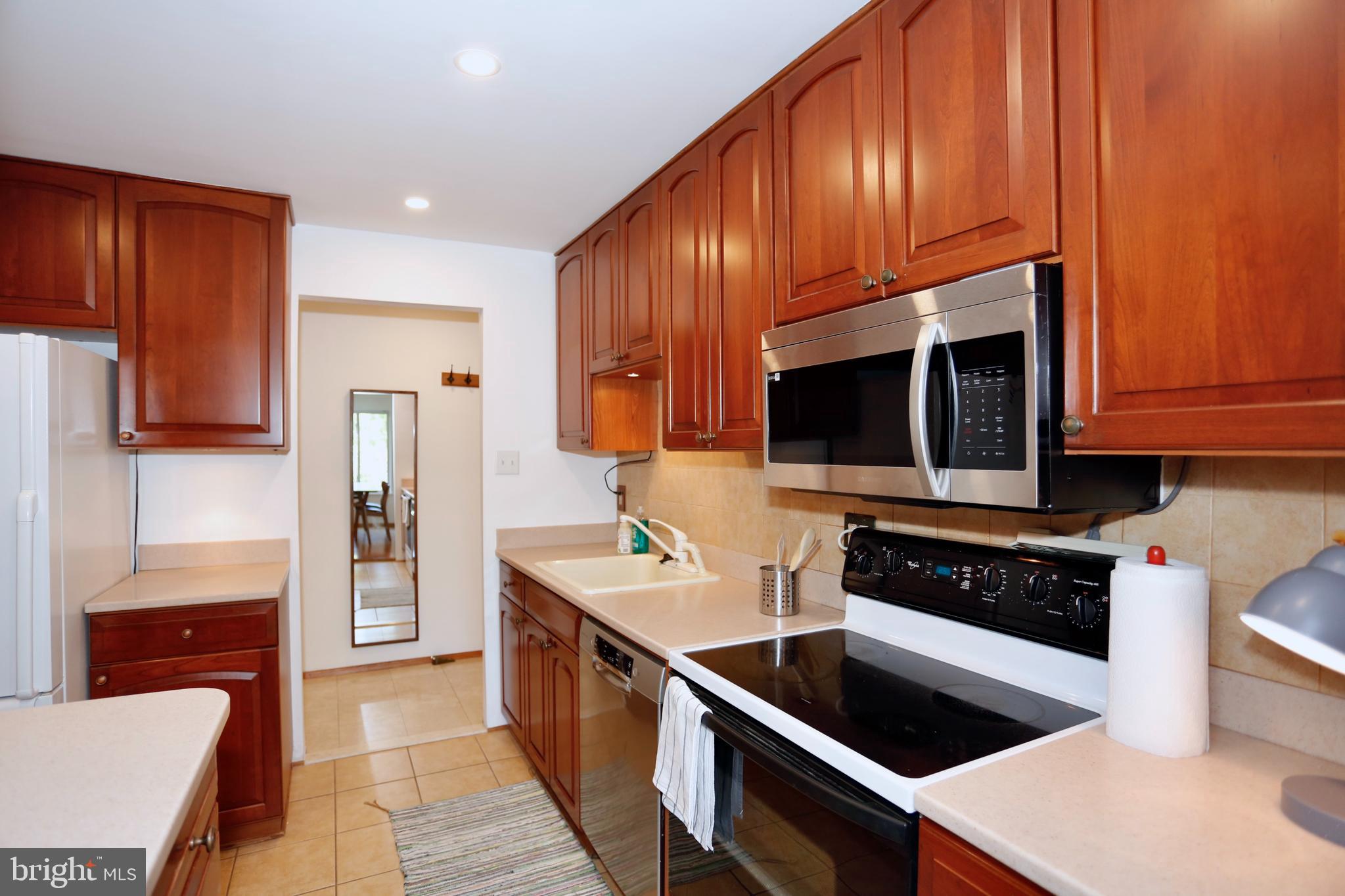 GEORGETOWN VILLAGE - Residential Lease