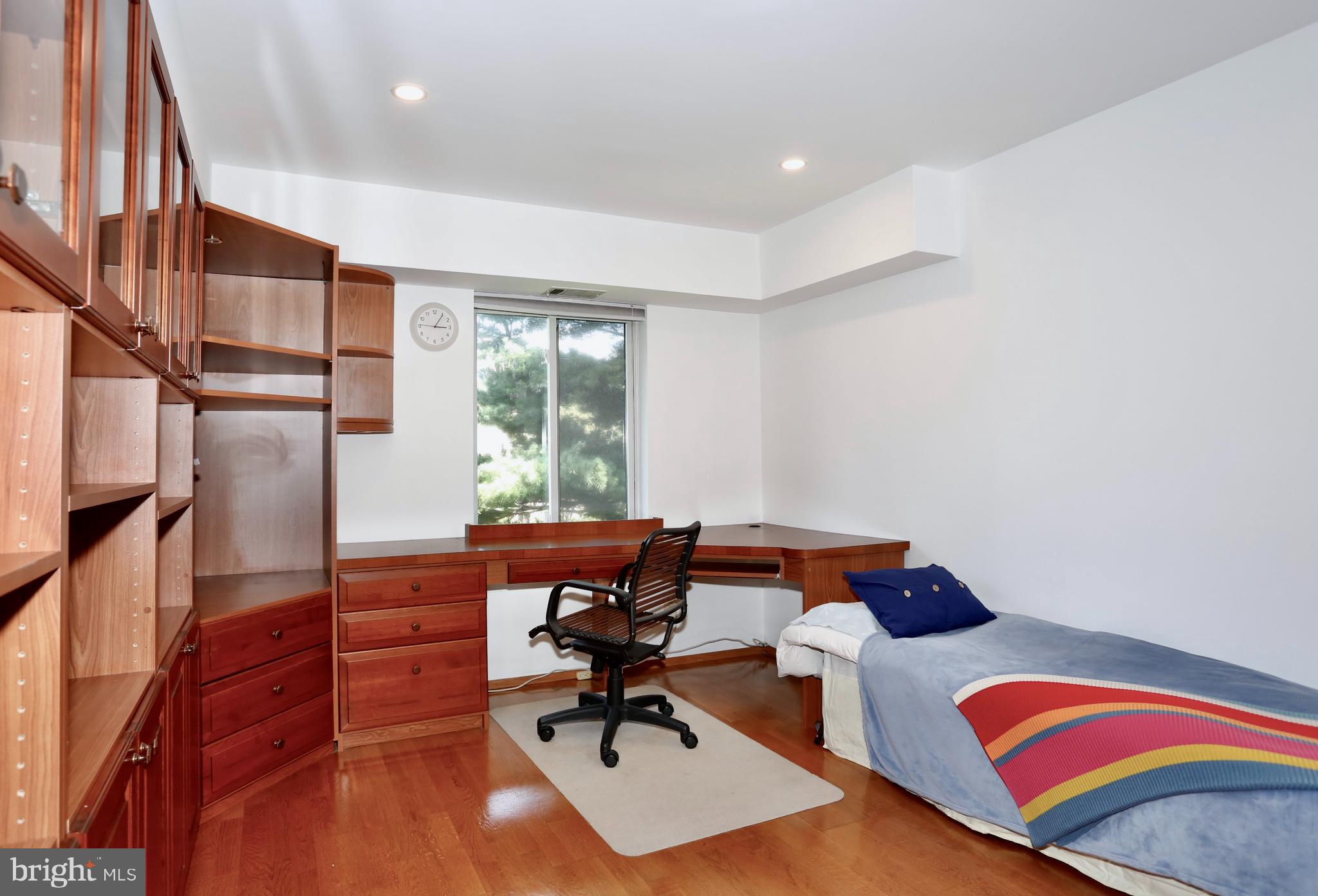 GEORGETOWN VILLAGE - Residential Lease