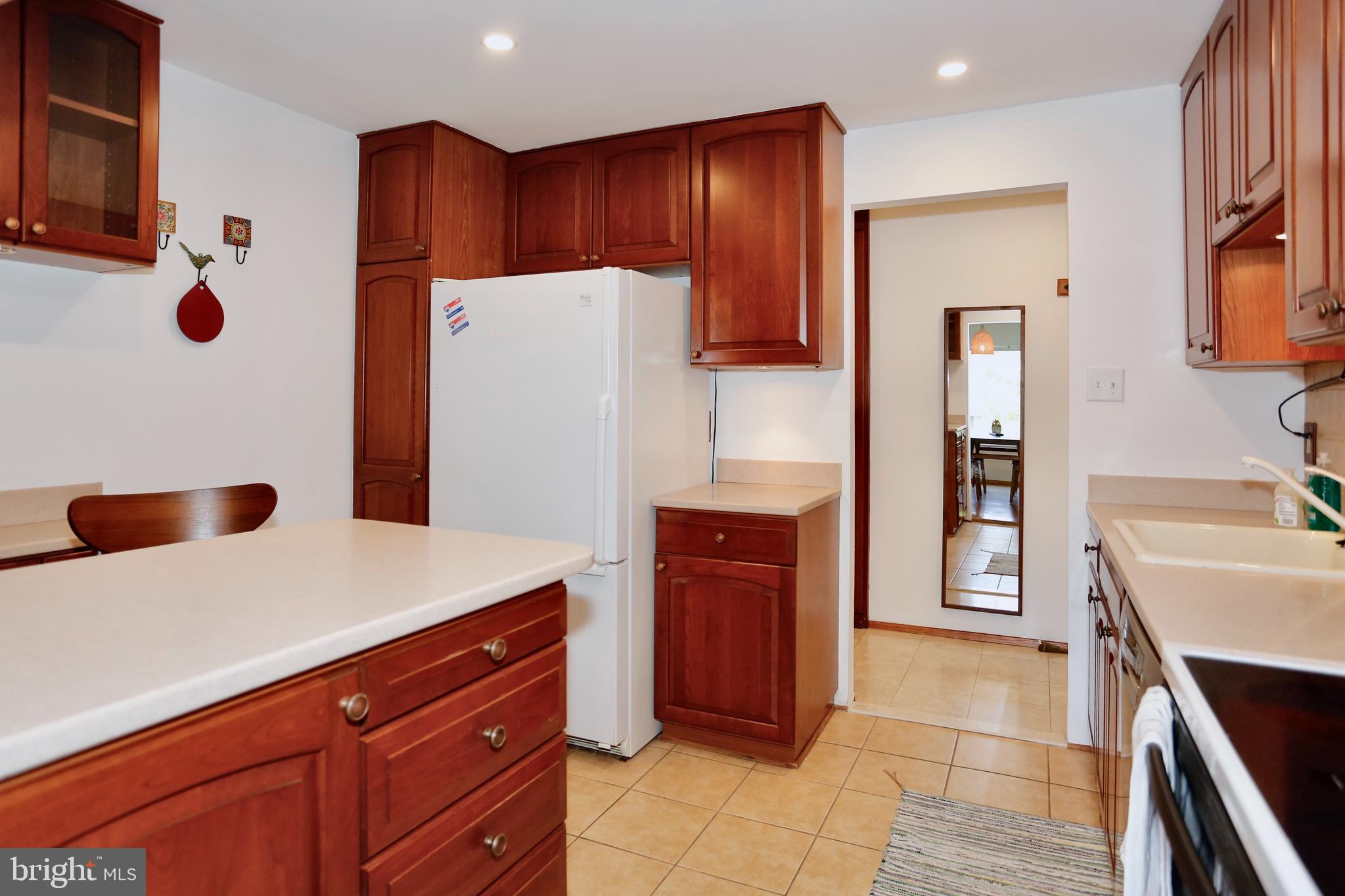 GEORGETOWN VILLAGE - Residential Lease