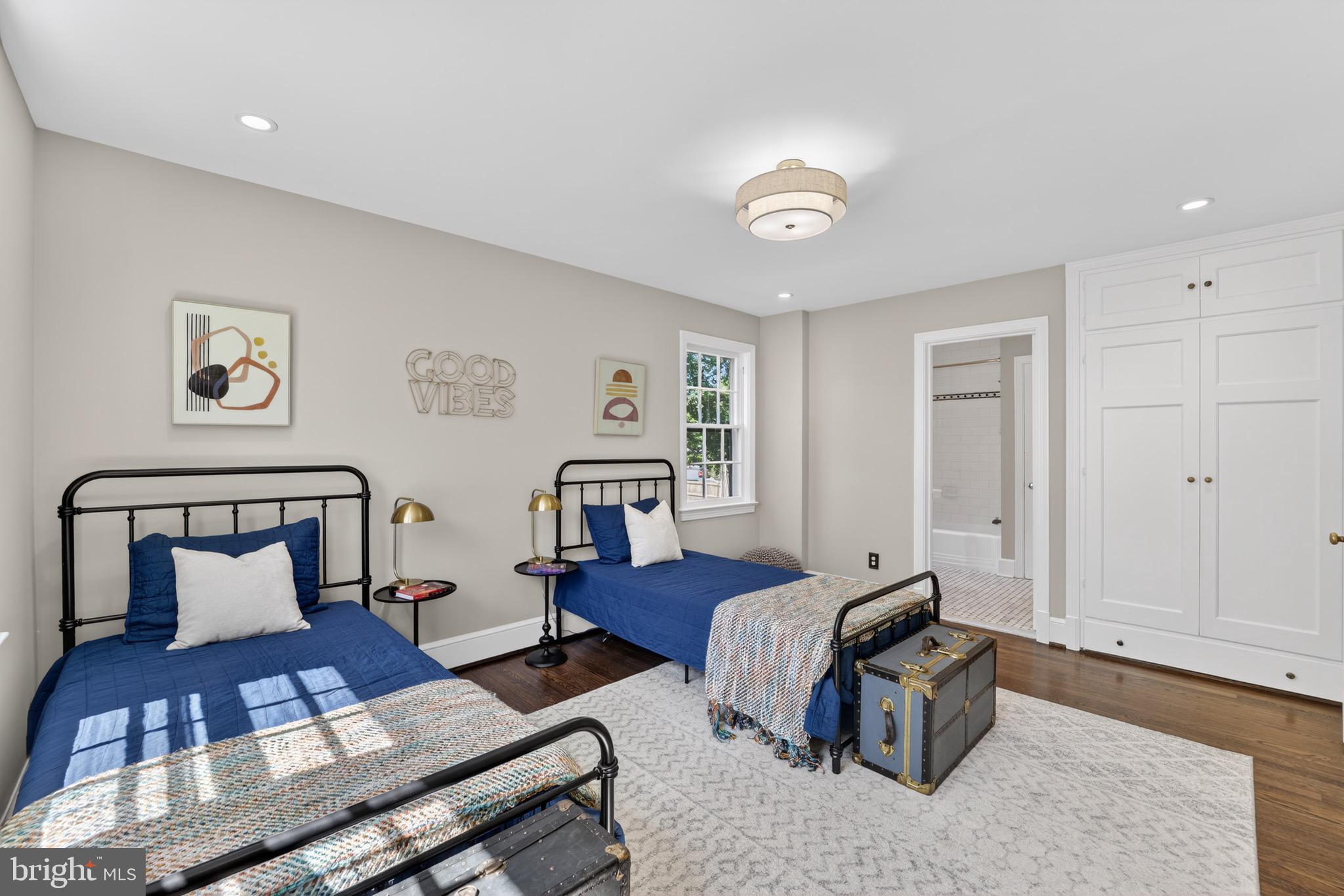 ROLLINGWOOD - Residential