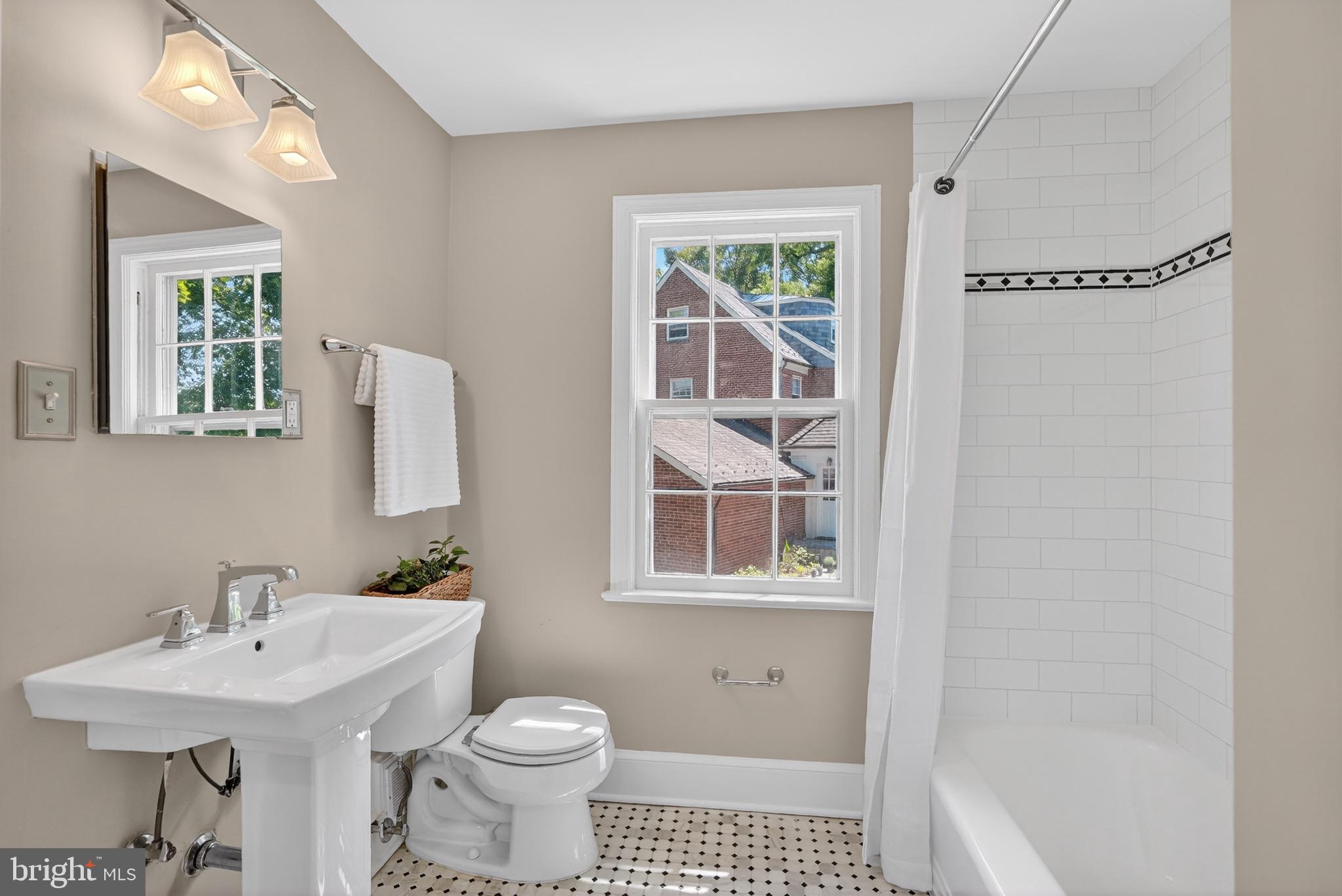 ROLLINGWOOD - Residential