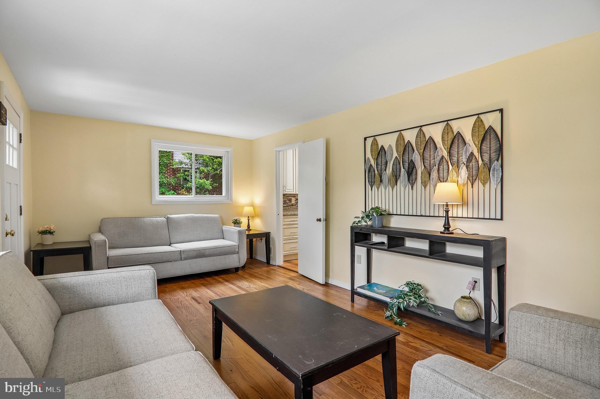 WHEATON CREST - Residential