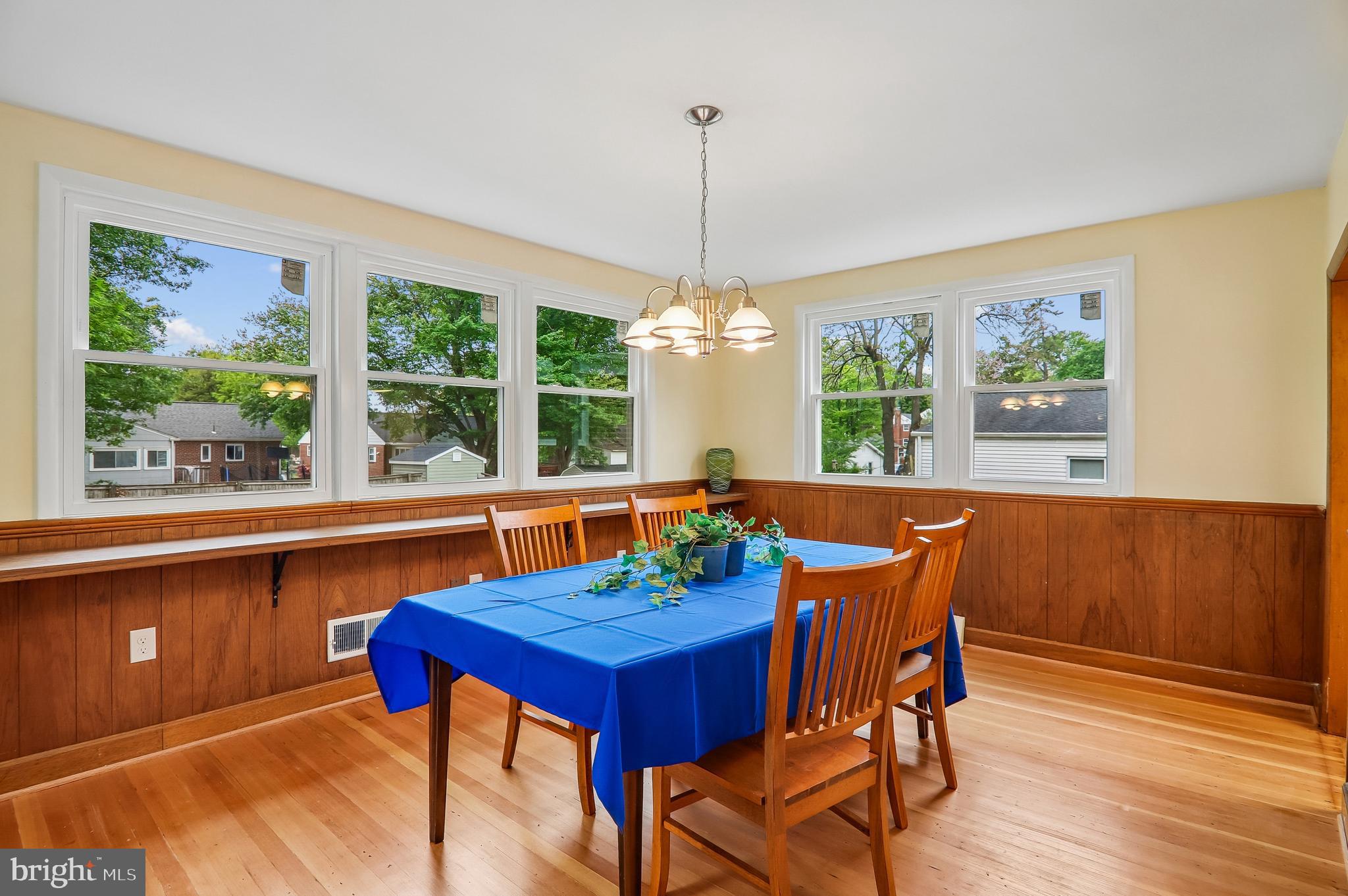 WHEATON CREST - Residential