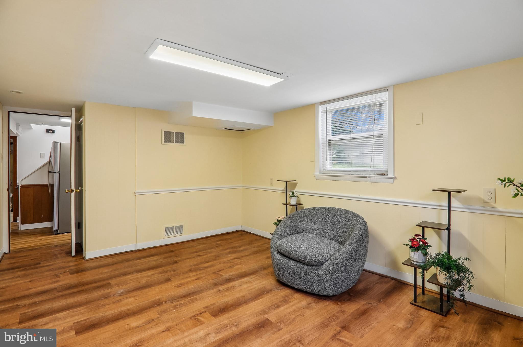 WHEATON CREST - Residential