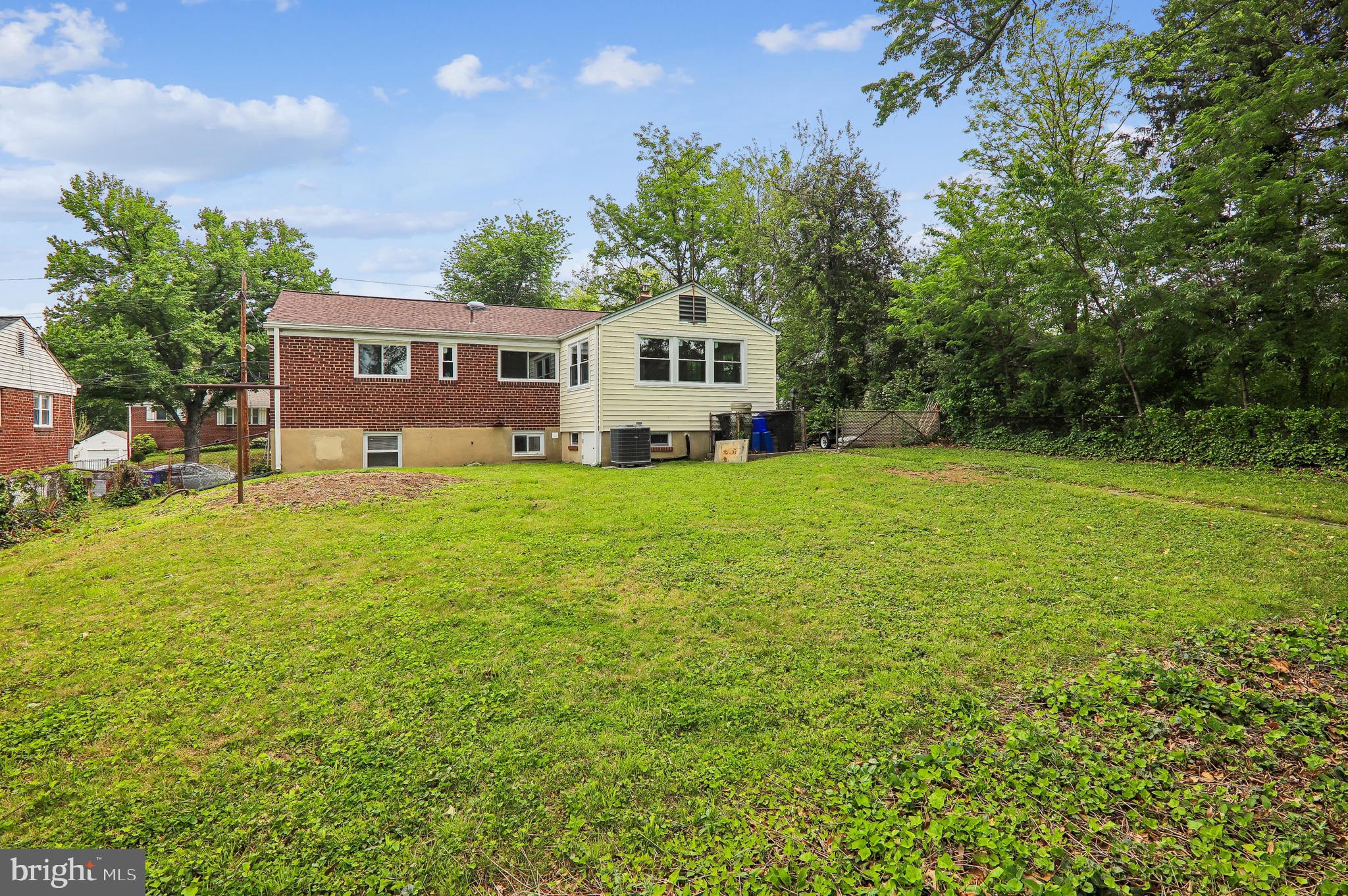 WHEATON CREST - Residential