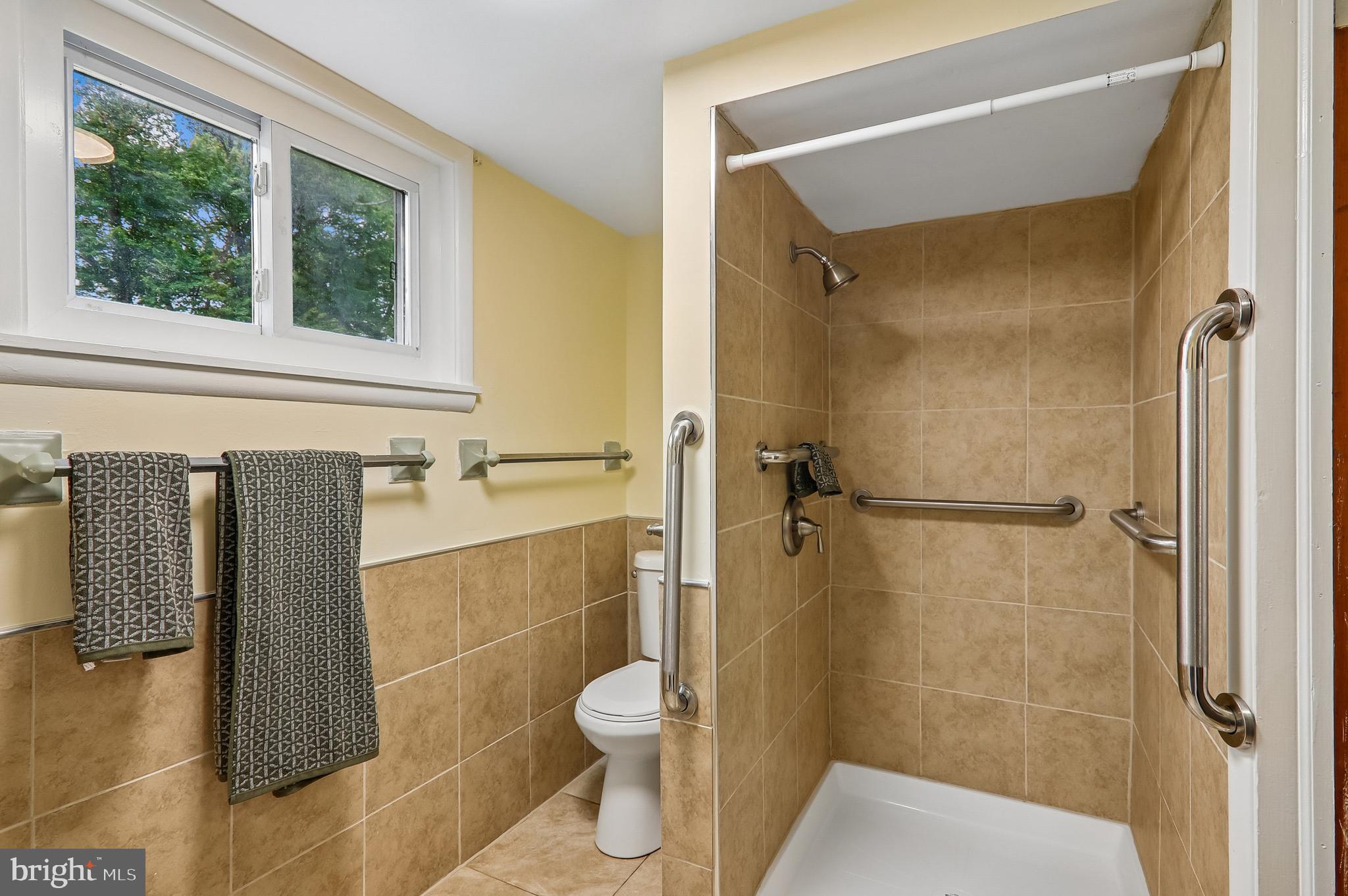 WHEATON CREST - Residential