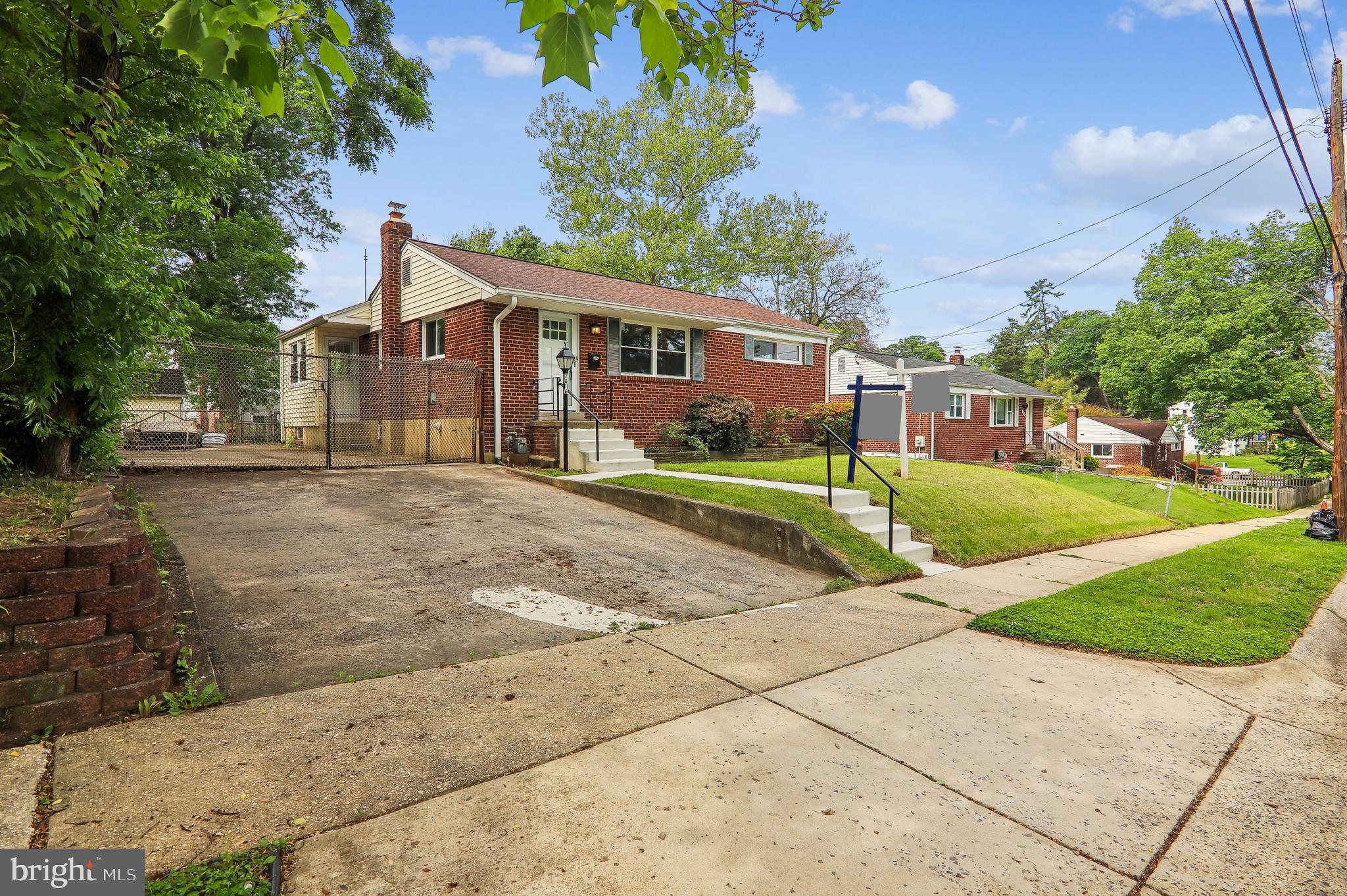 WHEATON CREST - Residential