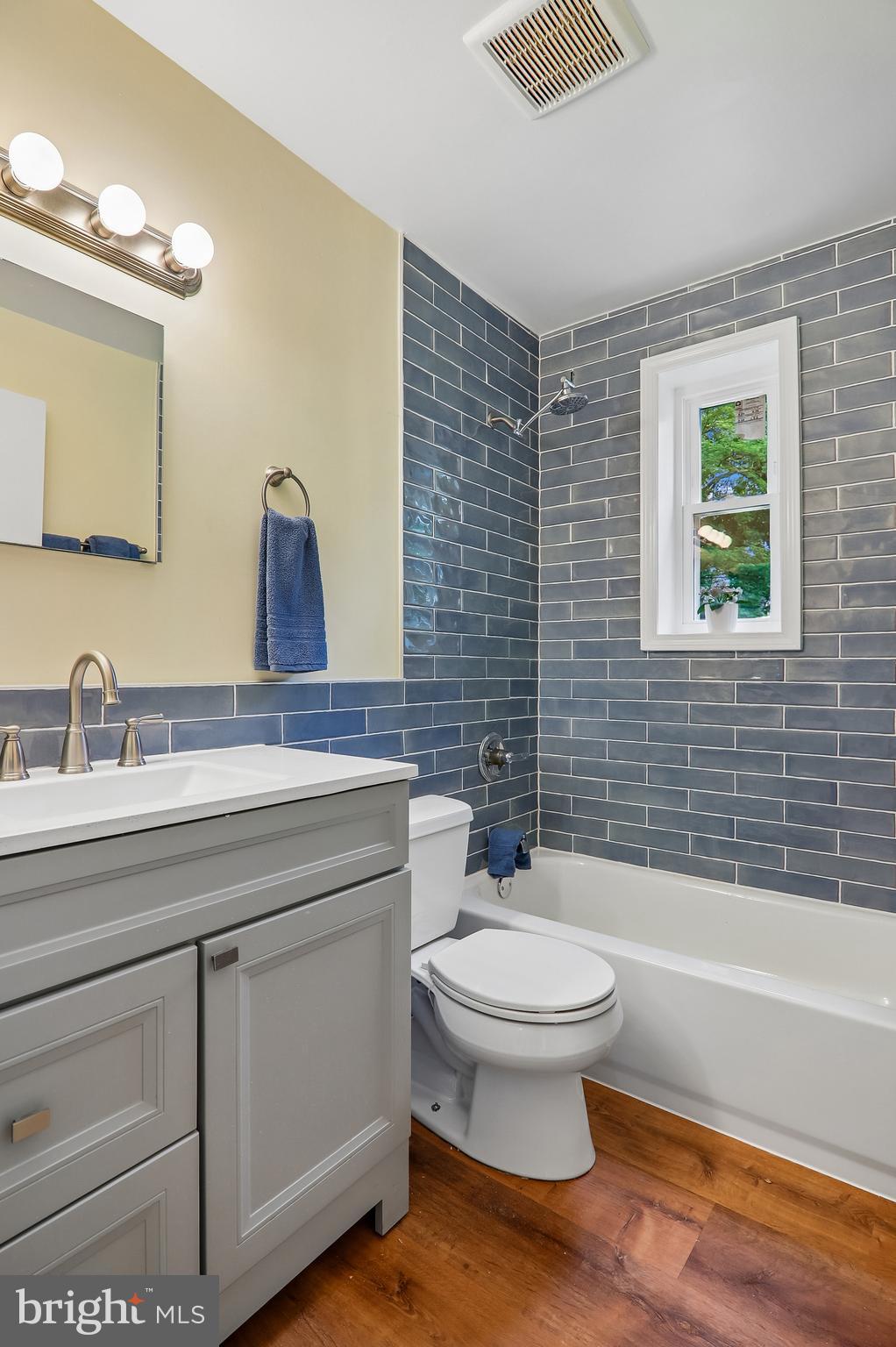 WHEATON CREST - Residential