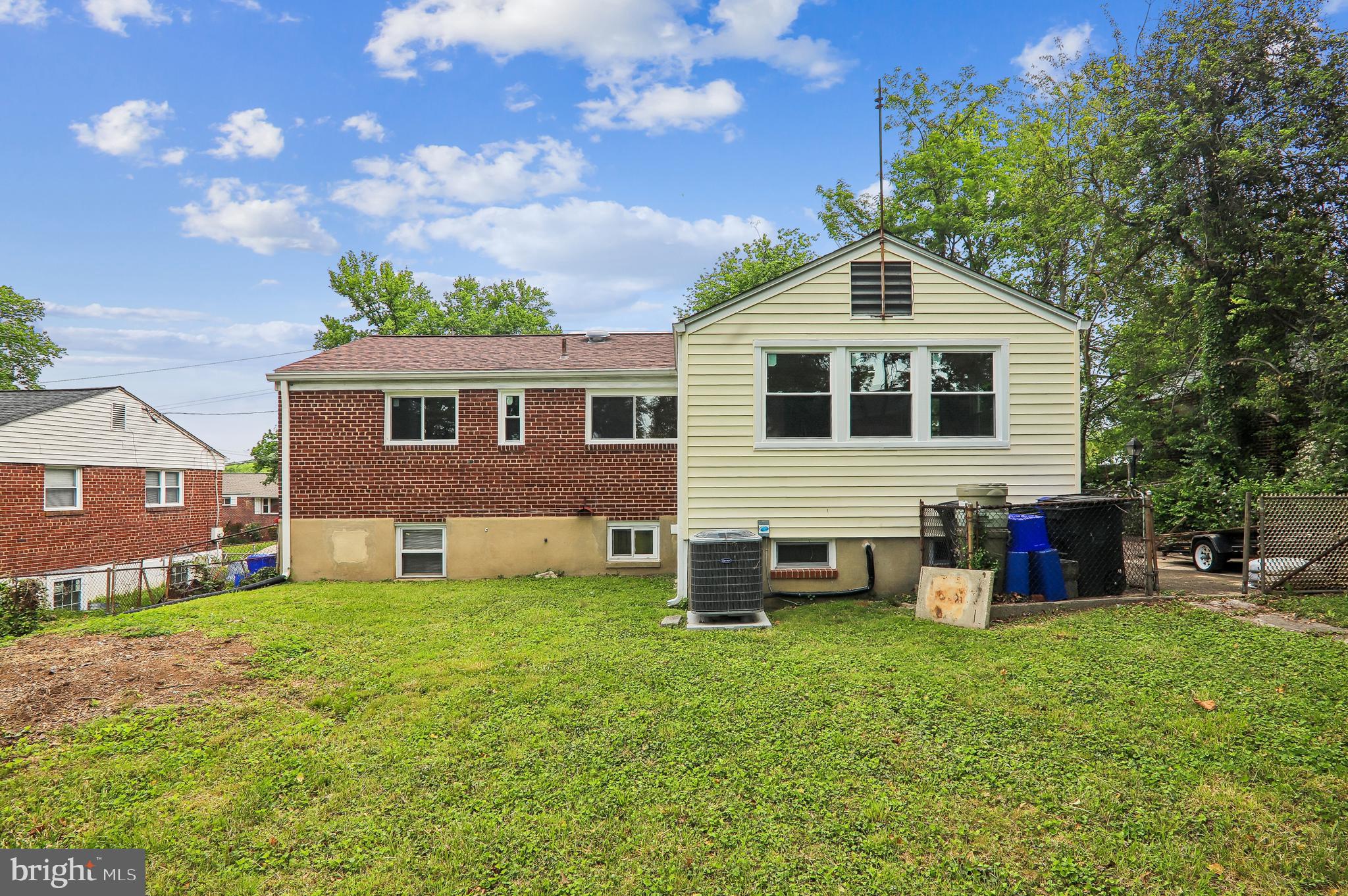 WHEATON CREST - Residential