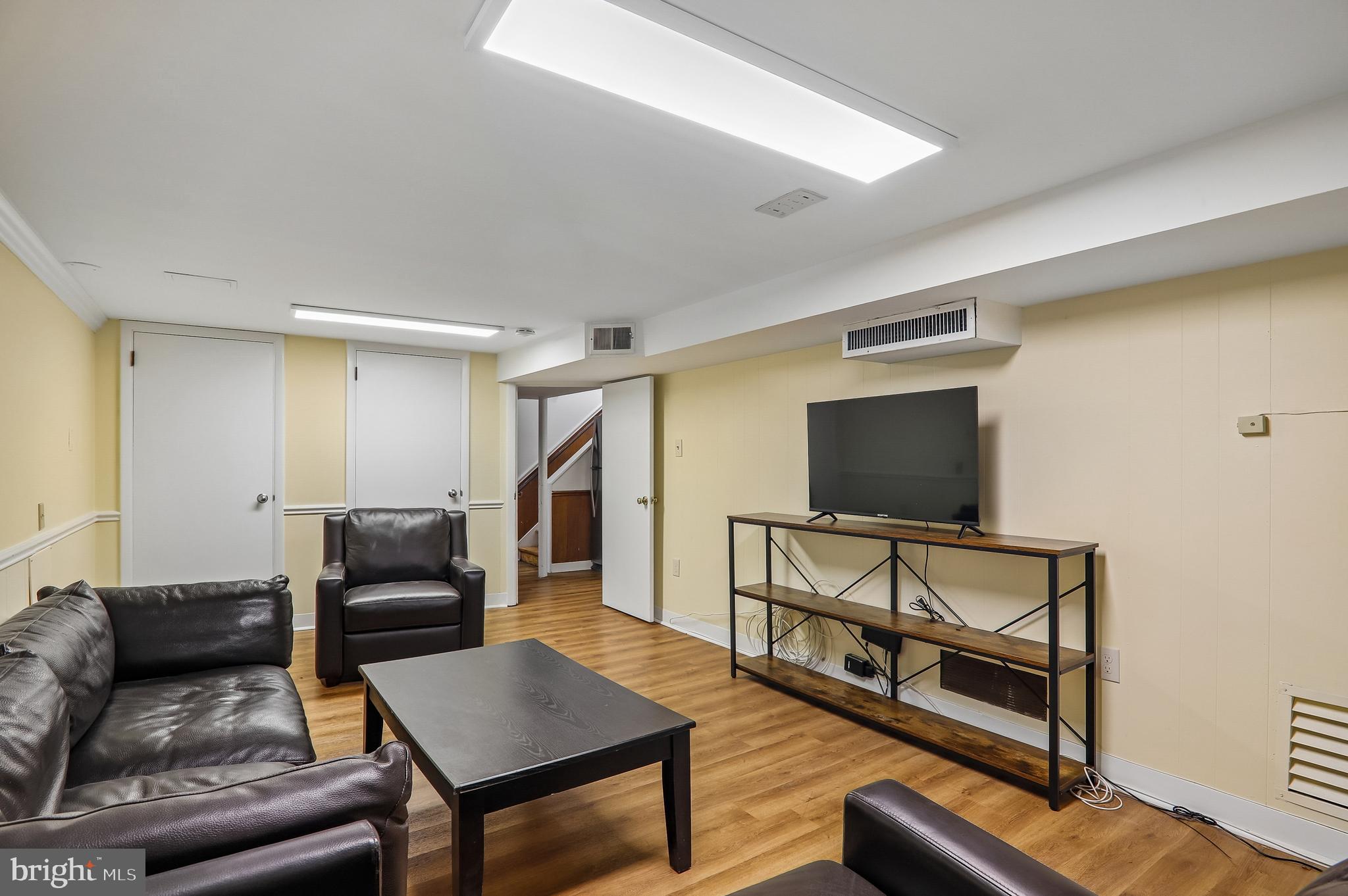 WHEATON CREST - Residential