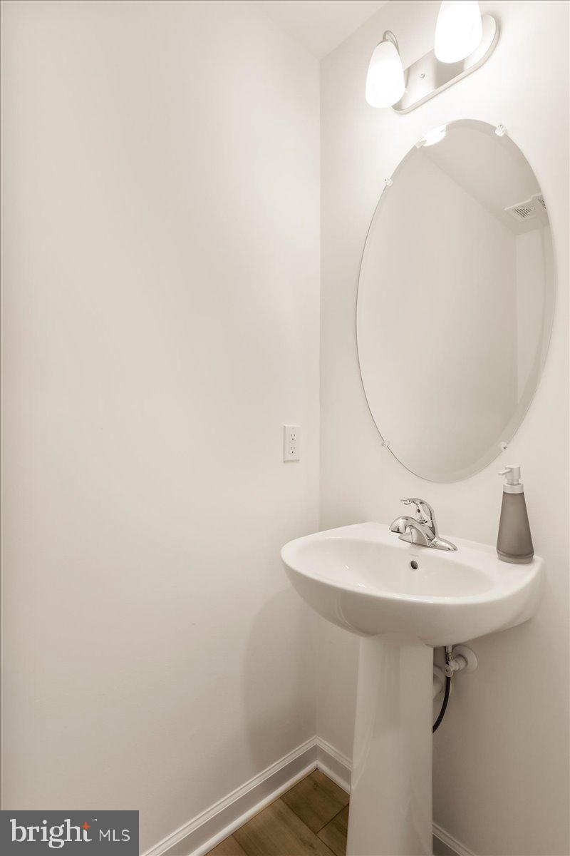 WHISPERING PINES - Residential Lease