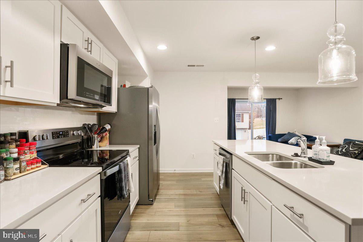 WHISPERING PINES - Residential Lease