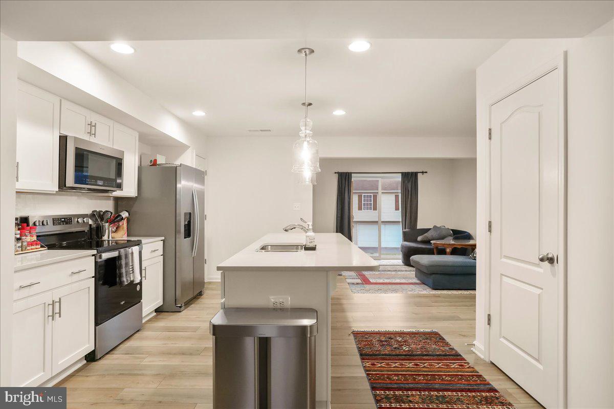 WHISPERING PINES - Residential Lease