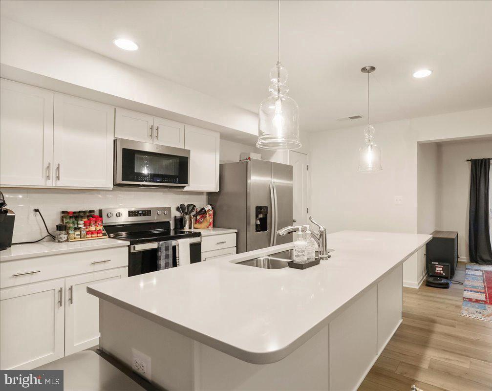 WHISPERING PINES - Residential Lease