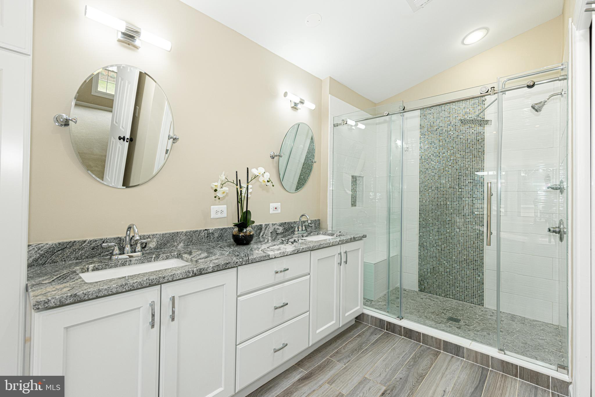 CROSSPOINTE - Residential