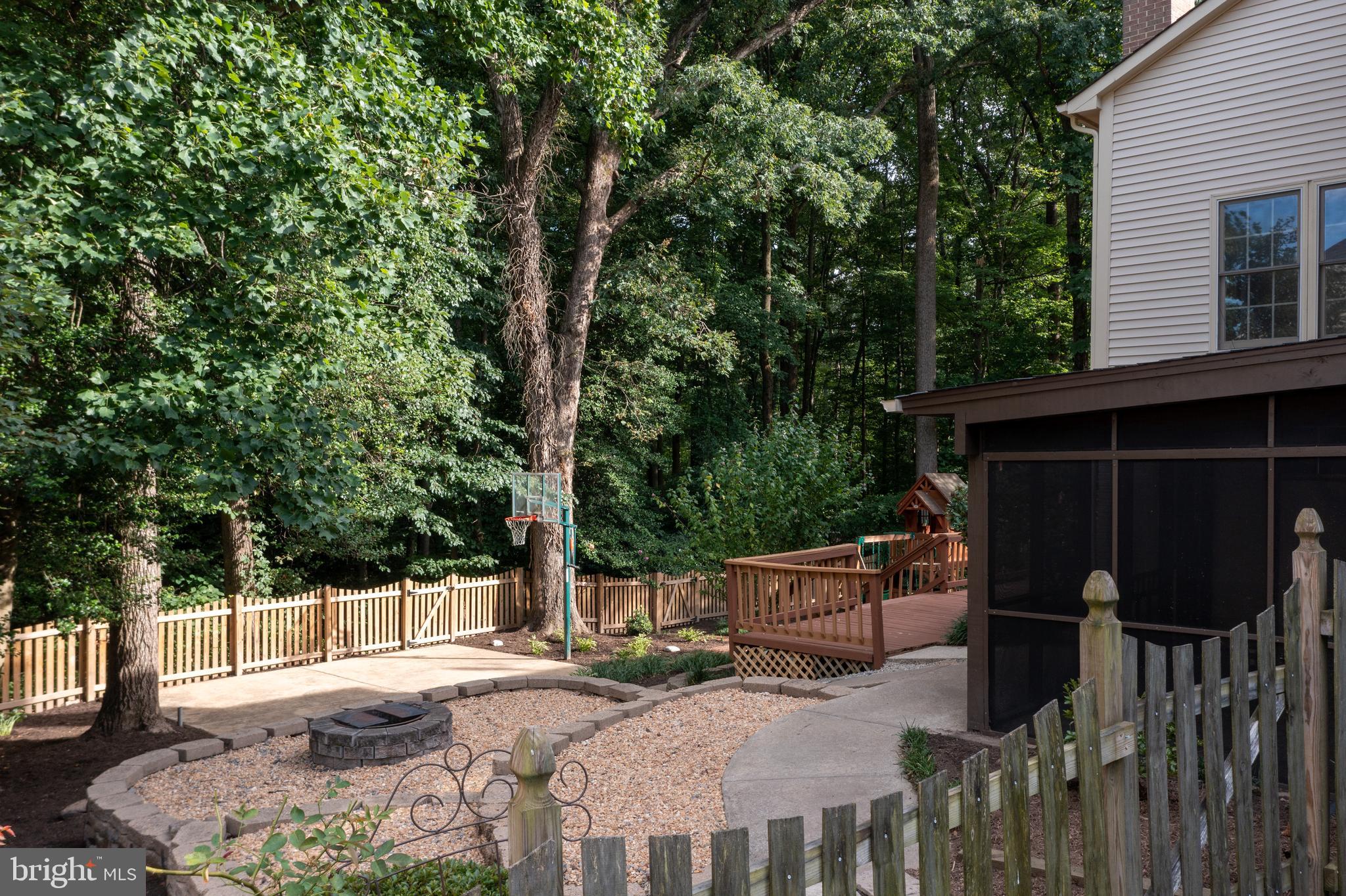 CROSSPOINTE - Residential