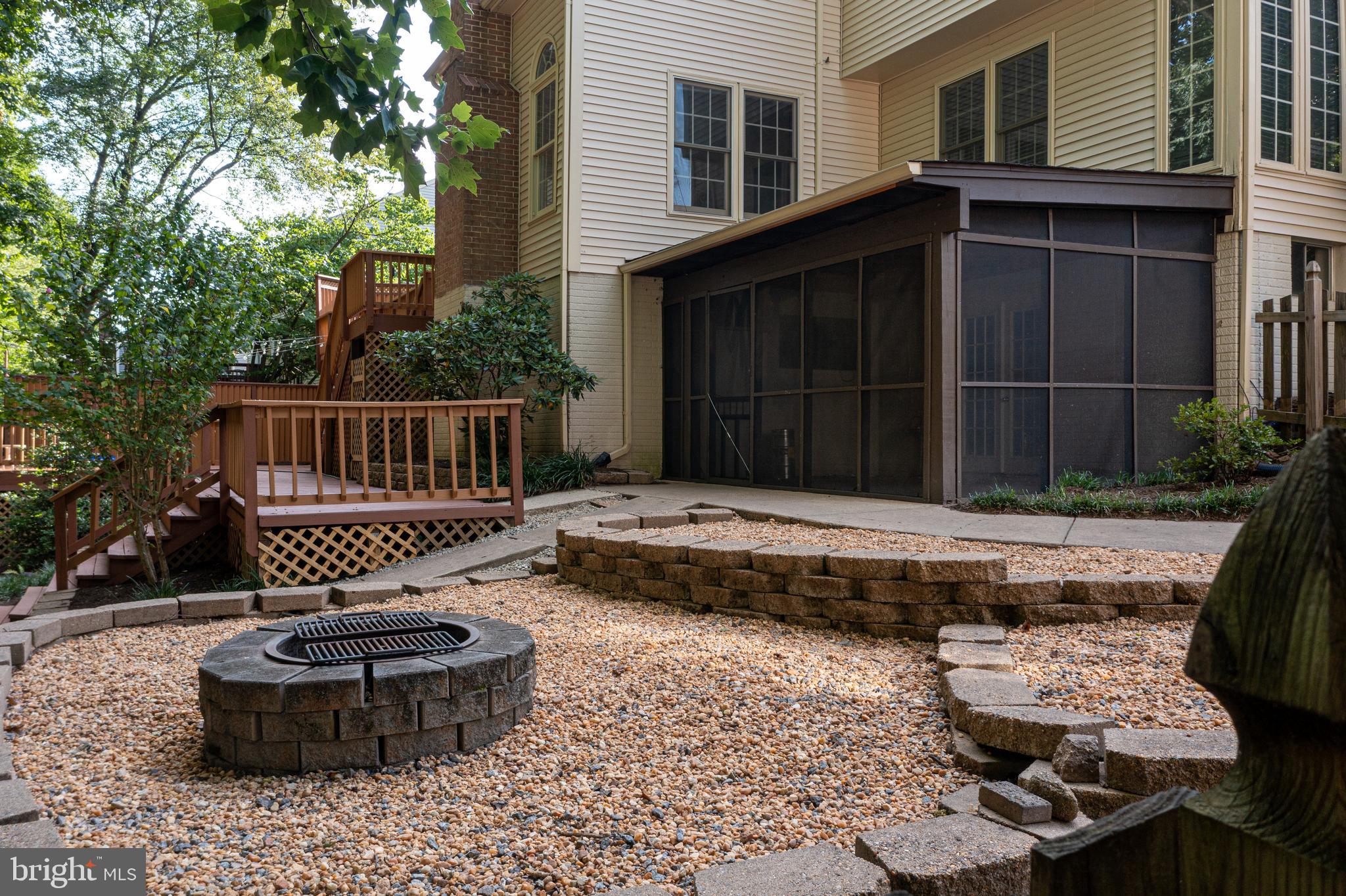 CROSSPOINTE - Residential