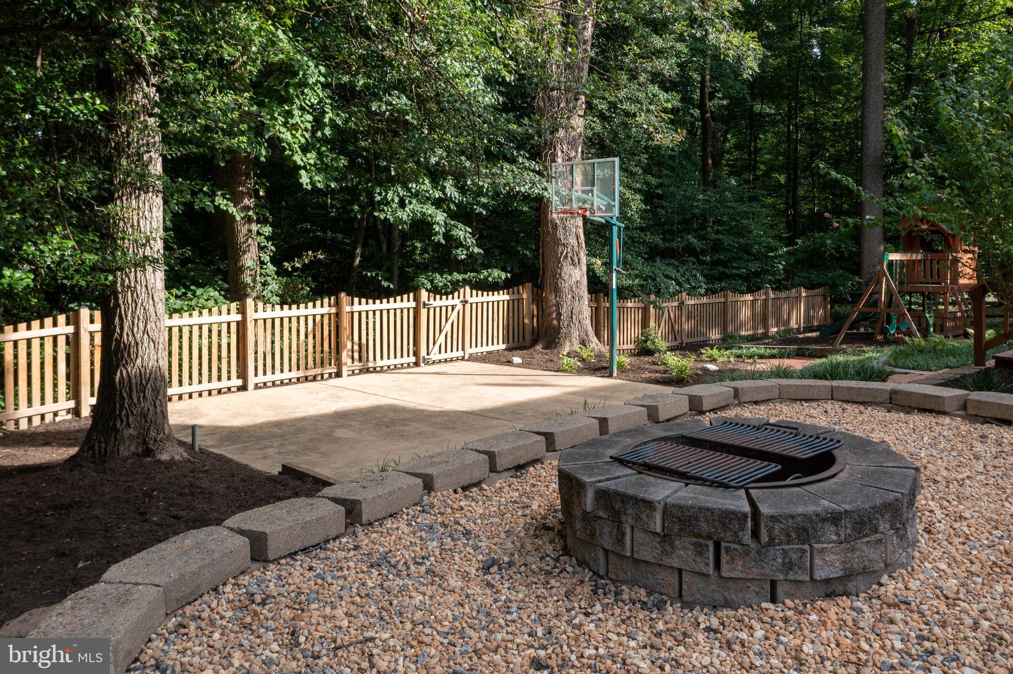 CROSSPOINTE - Residential