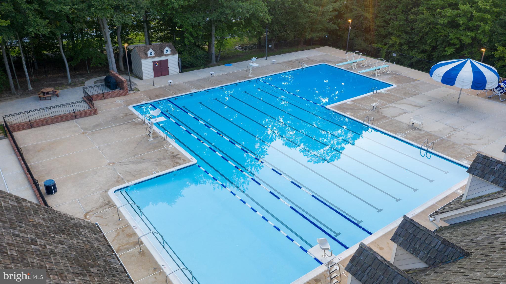 CROSSPOINTE - Residential