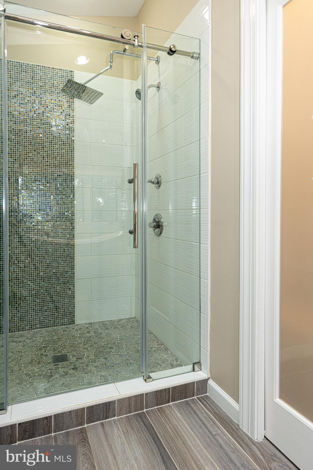 CROSSPOINTE - Residential