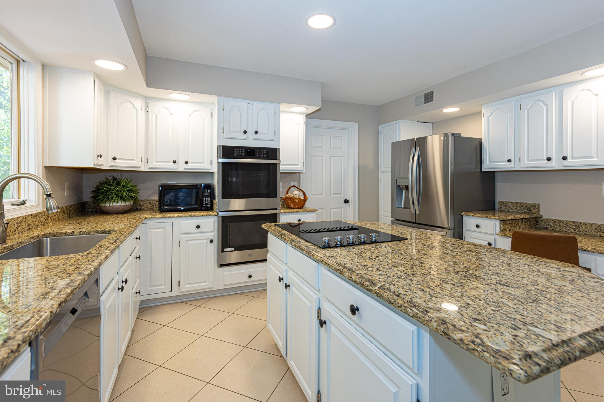 CROSSPOINTE - Residential