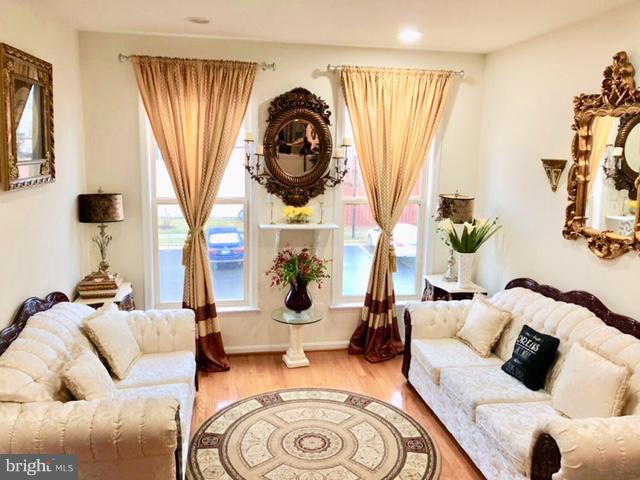 ALEXANDERS CHASE - Residential Lease