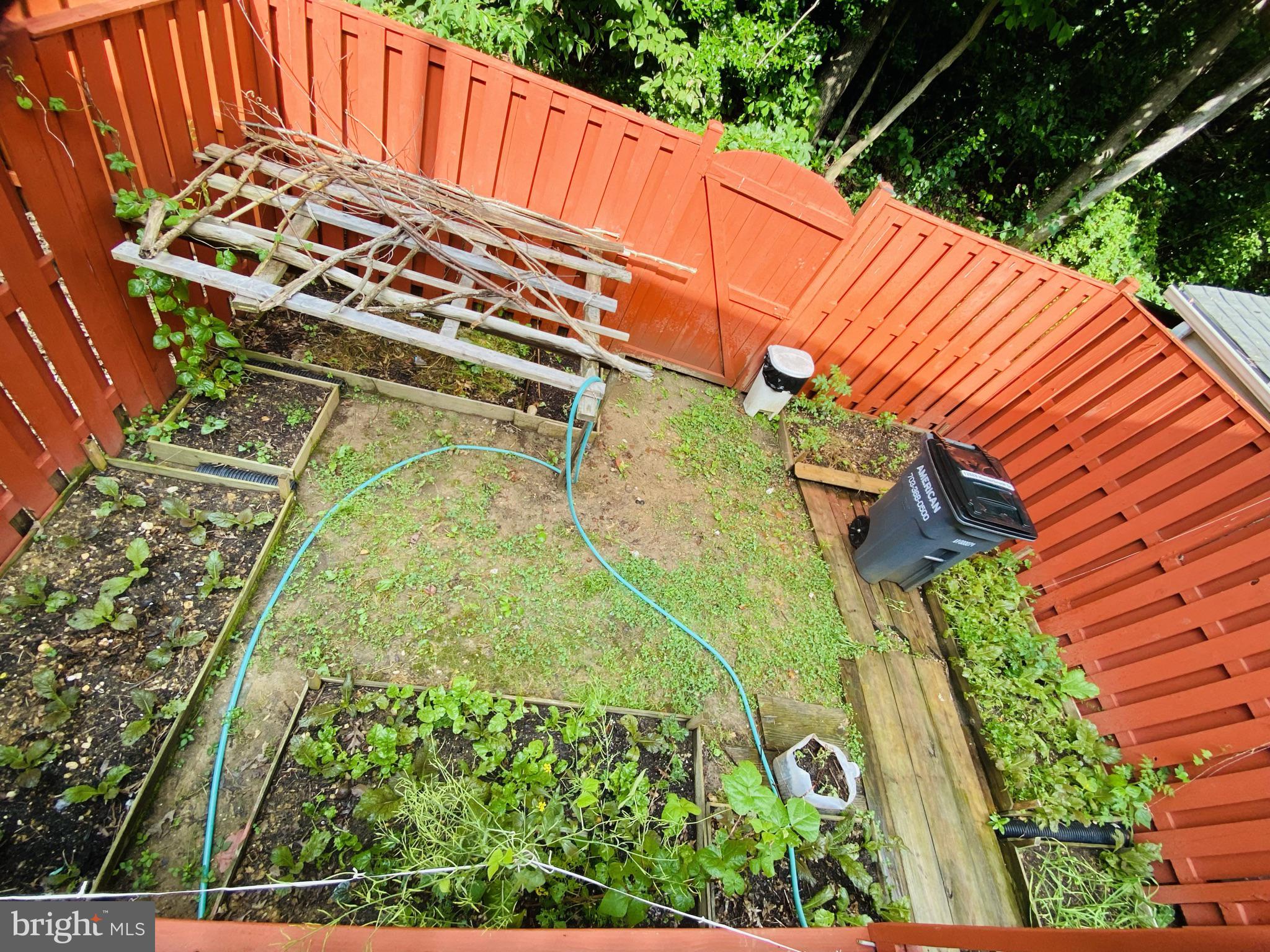 ROLLING BROOK - Residential Lease