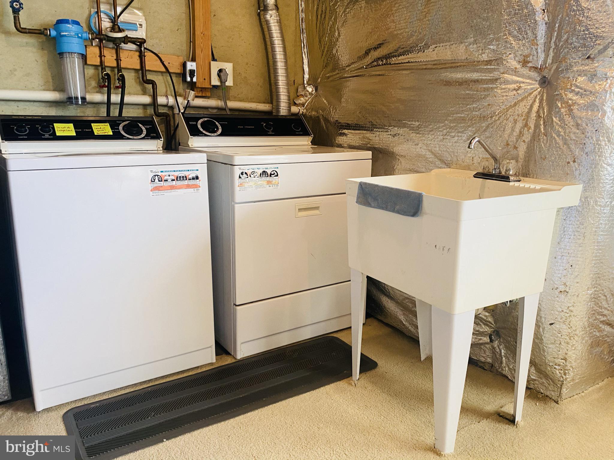 ROLLING BROOK - Residential Lease