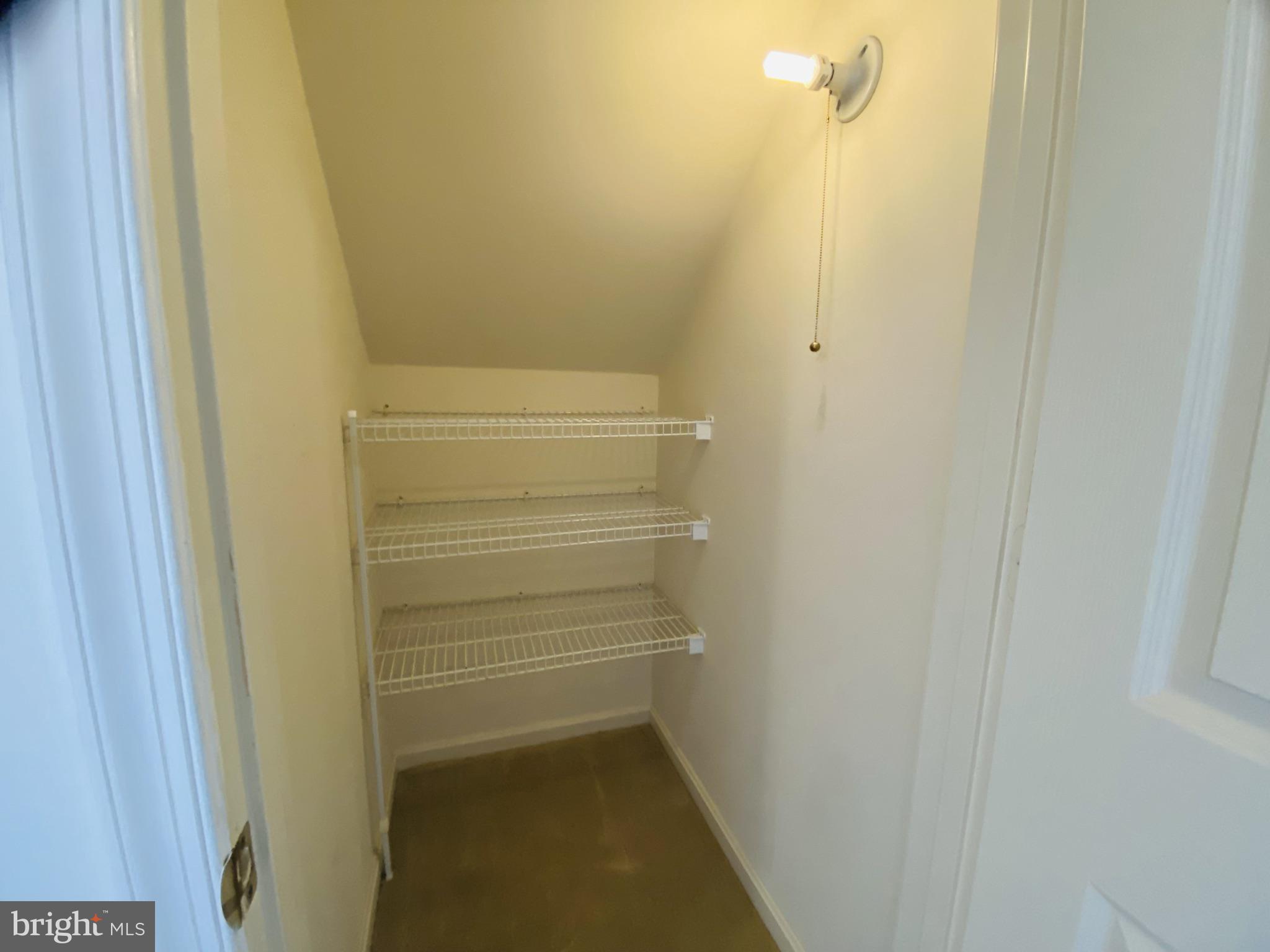 ROLLING BROOK - Residential Lease